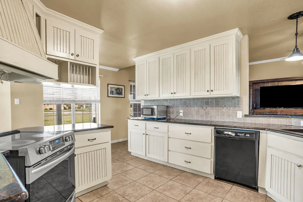 Single Family Residence For Sale in Tarrant County , 12338 Park Ridge Trail, Fort Worth, Texas 76179, 3 Bedroom, 2 Bathroom, 2 Garage spaces, 2,054 Sqft, built in 2007, mls#21215009, Real Estate Agent in Fort Worth, Homes For Sale in Tarrant county, Homes For Sale in Fort Worth, Realtor in Fort Worth Texas, Real Estate Brokerage Independent Realty Texas, Luminita Cordes Realtor