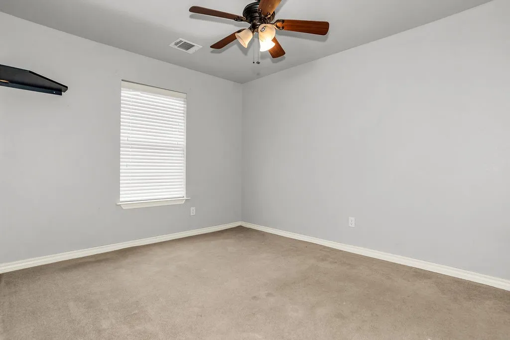 Single Family Residence For Sale in Tarrant County , 12338 Park Ridge Trail, Fort Worth, Texas 76179, 3 Bedroom, 2 Bathroom, 2 Garage spaces, 2,054 Sqft, built in 2007, mls#21215009, Real Estate Agent in Fort Worth, Homes For Sale in Tarrant county, Homes For Sale in Fort Worth, Realtor in Fort Worth Texas, Real Estate Brokerage Independent Realty Texas, Luminita Cordes Realtor
