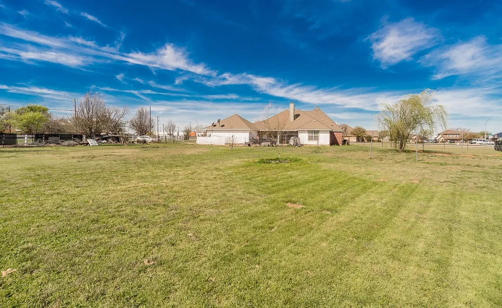 Single Family Residence For Sale in Tarrant County , 12338 Park Ridge Trail, Fort Worth, Texas 76179, 3 Bedroom, 2 Bathroom, 2 Garage spaces, 2,054 Sqft, built in 2007, mls#21215009, Real Estate Agent in Fort Worth, Homes For Sale in Tarrant county, Homes For Sale in Fort Worth, Realtor in Fort Worth Texas, Real Estate Brokerage Independent Realty Texas, Luminita Cordes Realtor