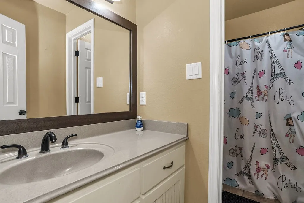 Single Family Residence For Sale in Tarrant County , 12338 Park Ridge Trail, Fort Worth, Texas 76179, 3 Bedroom, 2 Bathroom, 2 Garage spaces, 2,054 Sqft, built in 2007, mls#21215009, Real Estate Agent in Fort Worth, Homes For Sale in Tarrant county, Homes For Sale in Fort Worth, Realtor in Fort Worth Texas, Real Estate Brokerage Independent Realty Texas, Luminita Cordes Realtor