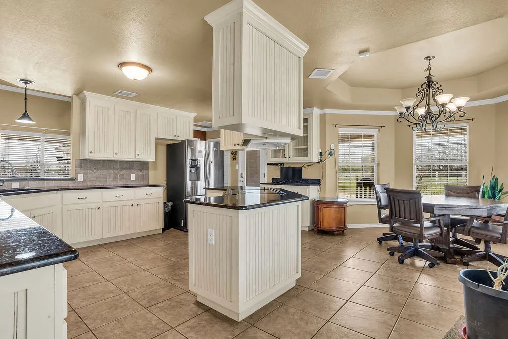 Single Family Residence For Sale in Tarrant County , 12338 Park Ridge Trail, Fort Worth, Texas 76179, 3 Bedroom, 2 Bathroom, 2 Garage spaces, 2,054 Sqft, built in 2007, mls#21215009, Real Estate Agent in Fort Worth, Homes For Sale in Tarrant county, Homes For Sale in Fort Worth, Realtor in Fort Worth Texas, Real Estate Brokerage Independent Realty Texas, Luminita Cordes Realtor