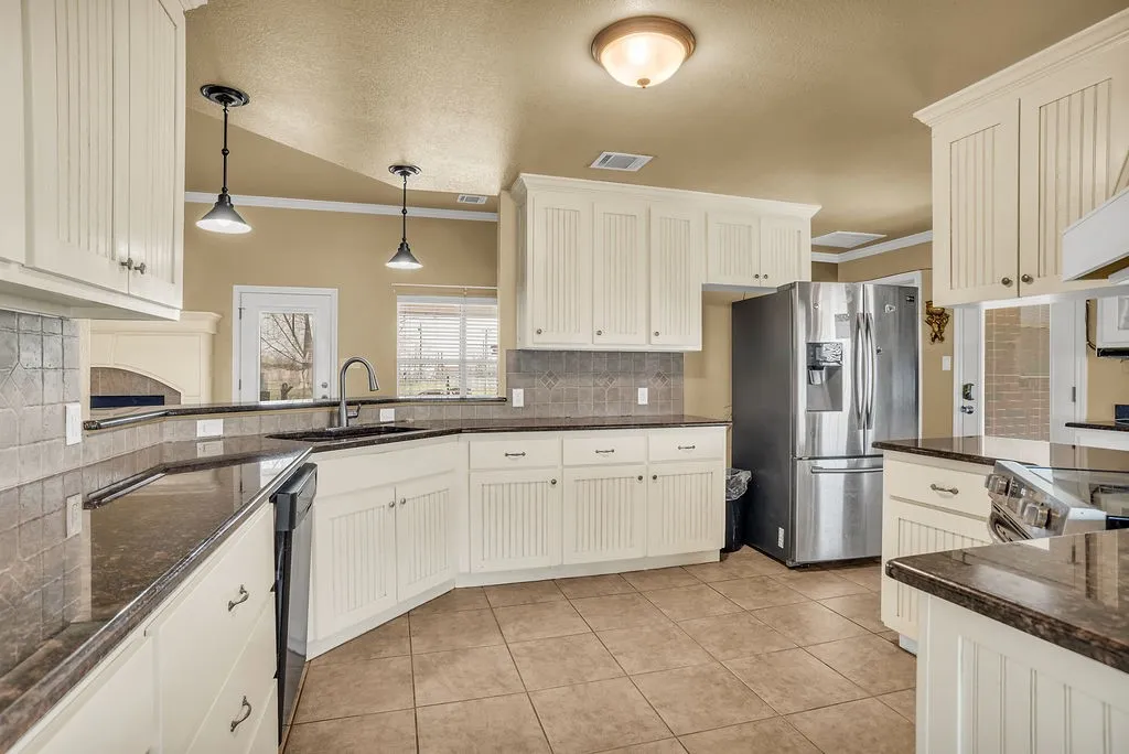 Single Family Residence For Sale in Tarrant County , 12338 Park Ridge Trail, Fort Worth, Texas 76179, 3 Bedroom, 2 Bathroom, 2 Garage spaces, 2,054 Sqft, built in 2007, mls#21215009, Real Estate Agent in Fort Worth, Homes For Sale in Tarrant county, Homes For Sale in Fort Worth, Realtor in Fort Worth Texas, Real Estate Brokerage Independent Realty Texas, Luminita Cordes Realtor