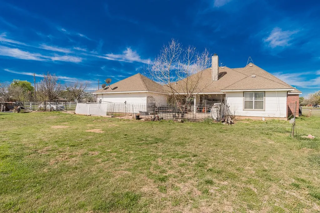Single Family Residence For Sale in Tarrant County , 12338 Park Ridge Trail, Fort Worth, Texas 76179, 3 Bedroom, 2 Bathroom, 2 Garage spaces, 2,054 Sqft, built in 2007, mls#21215009, Real Estate Agent in Fort Worth, Homes For Sale in Tarrant county, Homes For Sale in Fort Worth, Realtor in Fort Worth Texas, Real Estate Brokerage Independent Realty Texas, Luminita Cordes Realtor