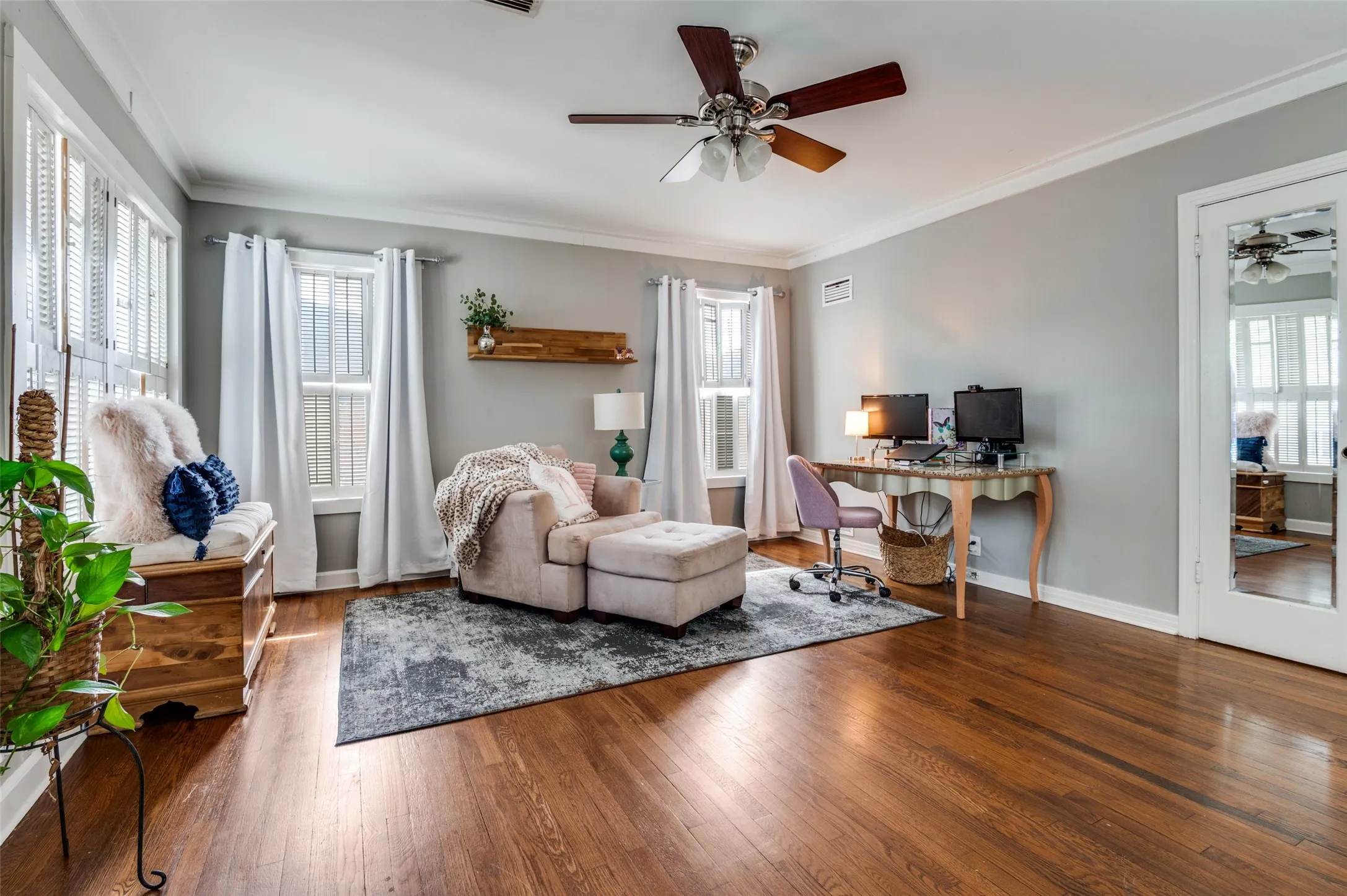 Single Family Residence For Sale in Ellis County , 901 Bryson Street, Waxahachie, Texas 75165, 4 Bedroom, 3 Bathroom, 2 Garage spaces, 3,990 Sqft, built in 1950, mls#21215088, Real Estate Agent in Waxahachie, Homes For Sale in Ellis county, Homes For Sale in Waxahachie, Realtor in Waxahachie Texas, Real Estate Brokerage Independent Realty Texas, Luminita Cordes Realtor