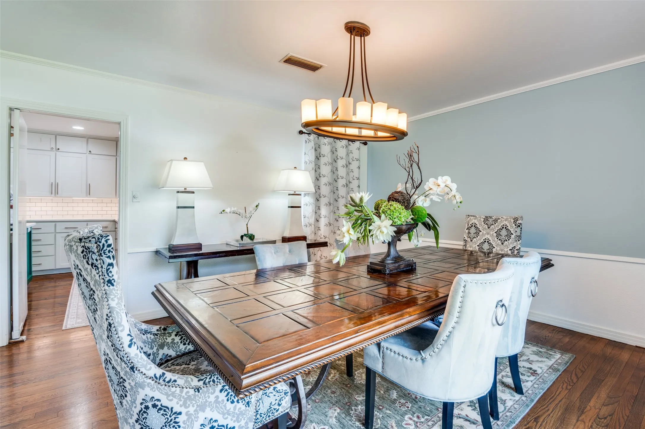 Single Family Residence For Sale in Ellis County , 901 Bryson Street, Waxahachie, Texas 75165, 4 Bedroom, 3 Bathroom, 2 Garage spaces, 3,990 Sqft, built in 1950, mls#21215088, Real Estate Agent in Waxahachie, Homes For Sale in Ellis county, Homes For Sale in Waxahachie, Realtor in Waxahachie Texas, Real Estate Brokerage Independent Realty Texas, Luminita Cordes Realtor