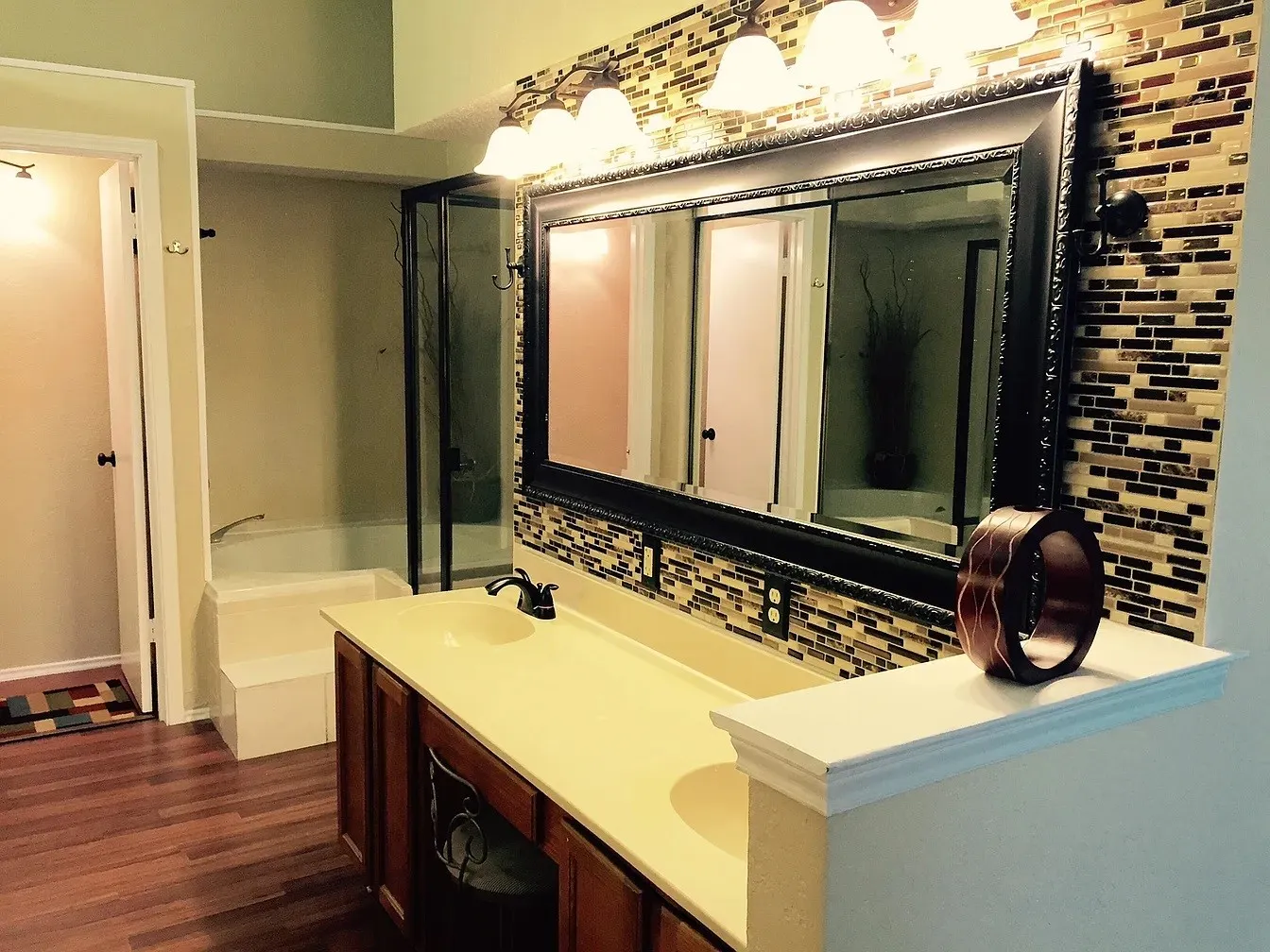 Condominium For Sale in Dallas County , 519 Ranch Trail 134, Irving, Texas 75063, 3 Bedroom, 3 Bathroom, 1 Garage spaces, 1,394 Sqft, built in 1985, Preowned, mls#21195826, Real Estate Agent in Irving, Homes For Sale in Dallas county, Homes For Sale in Irving, Realtor in Irving Texas, Real Estate Brokerage Independent Realty Texas, Luminita Cordes Realtor