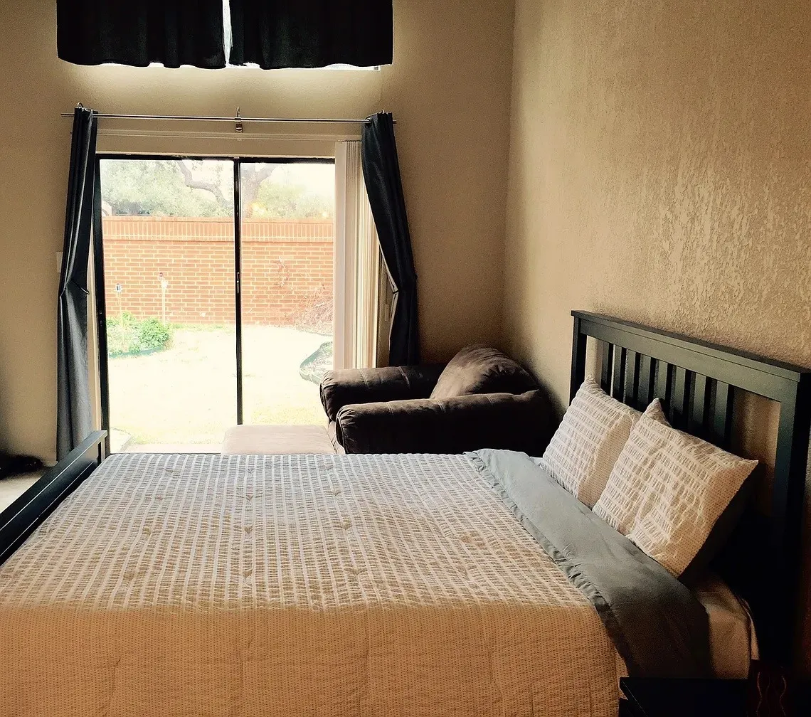 Condominium For Sale in Dallas County , 519 Ranch Trail 134, Irving, Texas 75063, 3 Bedroom, 3 Bathroom, 1 Garage spaces, 1,394 Sqft, built in 1985, Preowned, mls#21195826, Real Estate Agent in Irving, Homes For Sale in Dallas county, Homes For Sale in Irving, Realtor in Irving Texas, Real Estate Brokerage Independent Realty Texas, Luminita Cordes Realtor