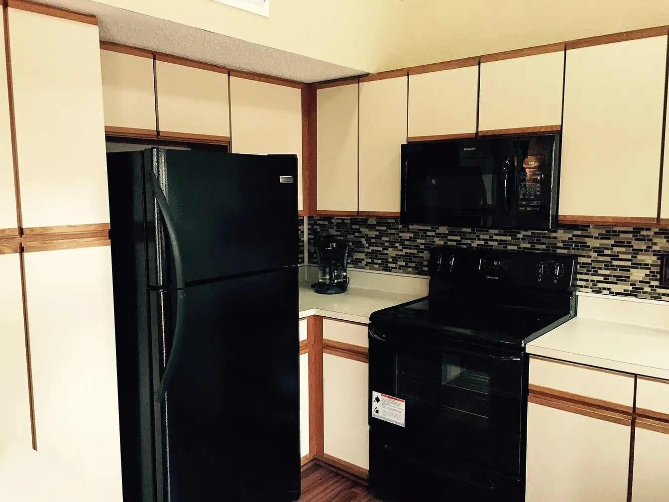 Condominium For Sale in Dallas County , 519 Ranch Trail 134, Irving, Texas 75063, 3 Bedroom, 3 Bathroom, 1 Garage spaces, 1,394 Sqft, built in 1985, Preowned, mls#21195826, Real Estate Agent in Irving, Homes For Sale in Dallas county, Homes For Sale in Irving, Realtor in Irving Texas, Real Estate Brokerage Independent Realty Texas, Luminita Cordes Realtor