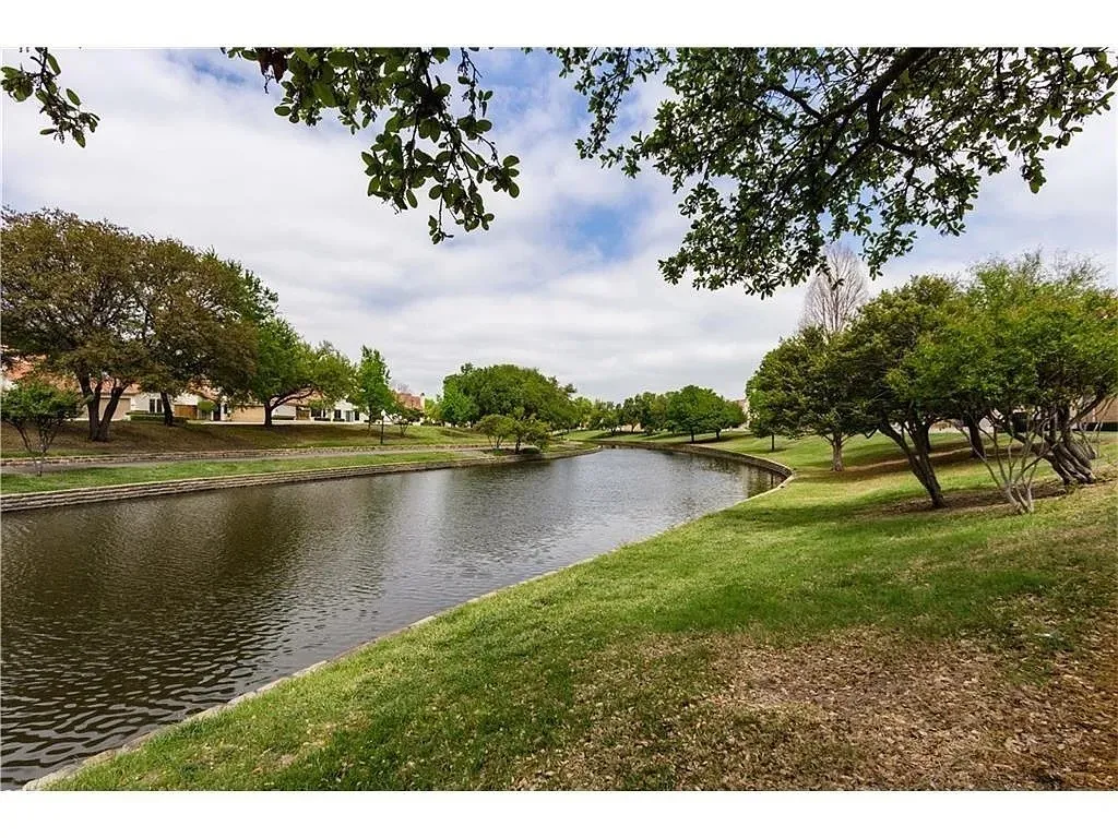 Condominium For Sale in Dallas County , 519 Ranch Trail 134, Irving, Texas 75063, 3 Bedroom, 3 Bathroom, 1 Garage spaces, 1,394 Sqft, built in 1985, Preowned, mls#21195826, Real Estate Agent in Irving, Homes For Sale in Dallas county, Homes For Sale in Irving, Realtor in Irving Texas, Real Estate Brokerage Independent Realty Texas, Luminita Cordes Realtor