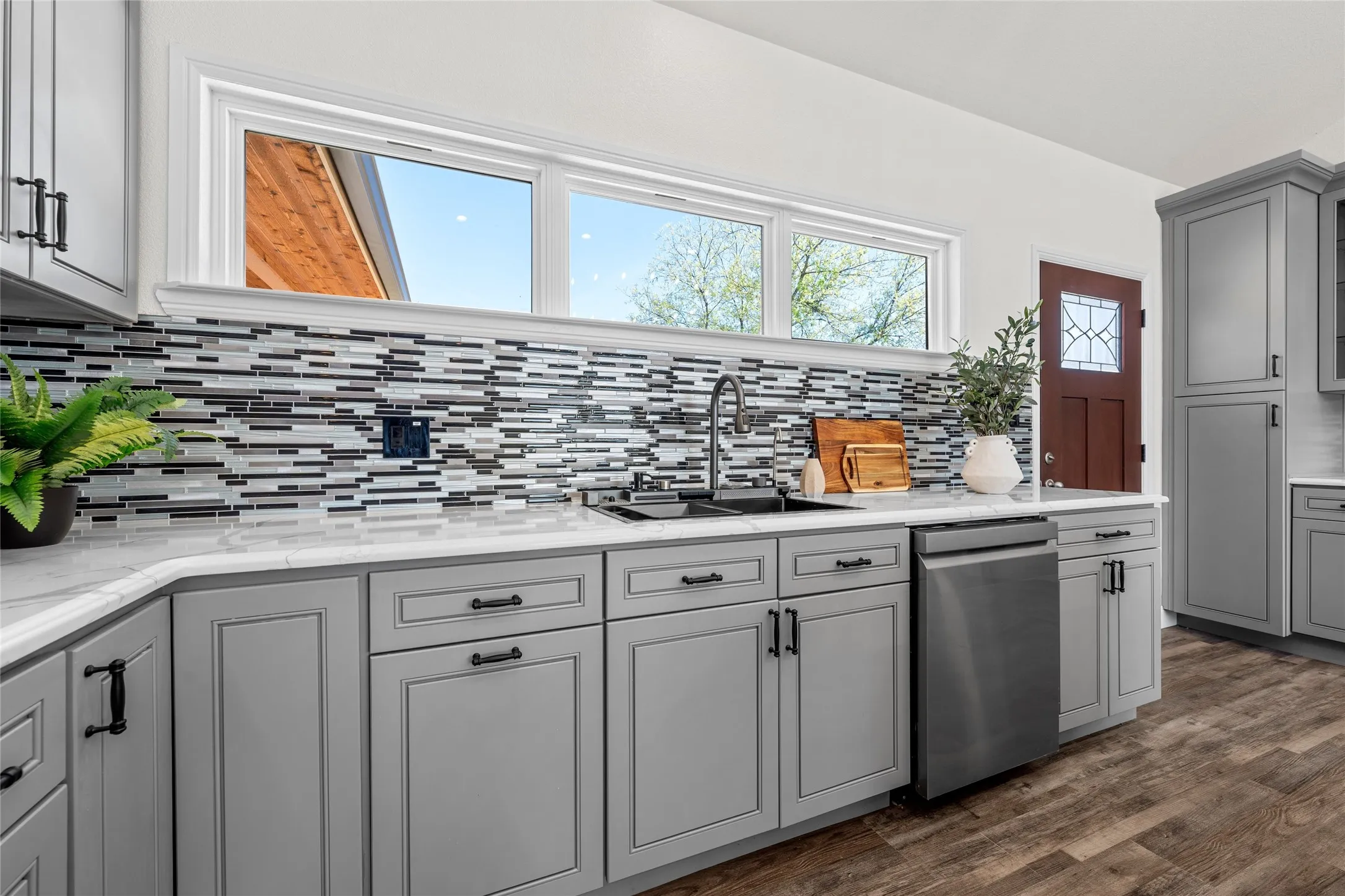 Single Family Residence For Sale in Mc Lennan County , 1404 S Robinson Drive, Robinson, Texas 76706, 3 Bedroom, 2 Bathroom, Garage spaces, 3,083 Sqft, built in 1968, Preowned, mls#21215143, Real Estate Agent in Robinson, Homes For Sale in Mc Lennan county, Homes For Sale in Robinson, Realtor in Robinson Texas, Real Estate Brokerage Independent Realty Texas, Luminita Cordes Realtor