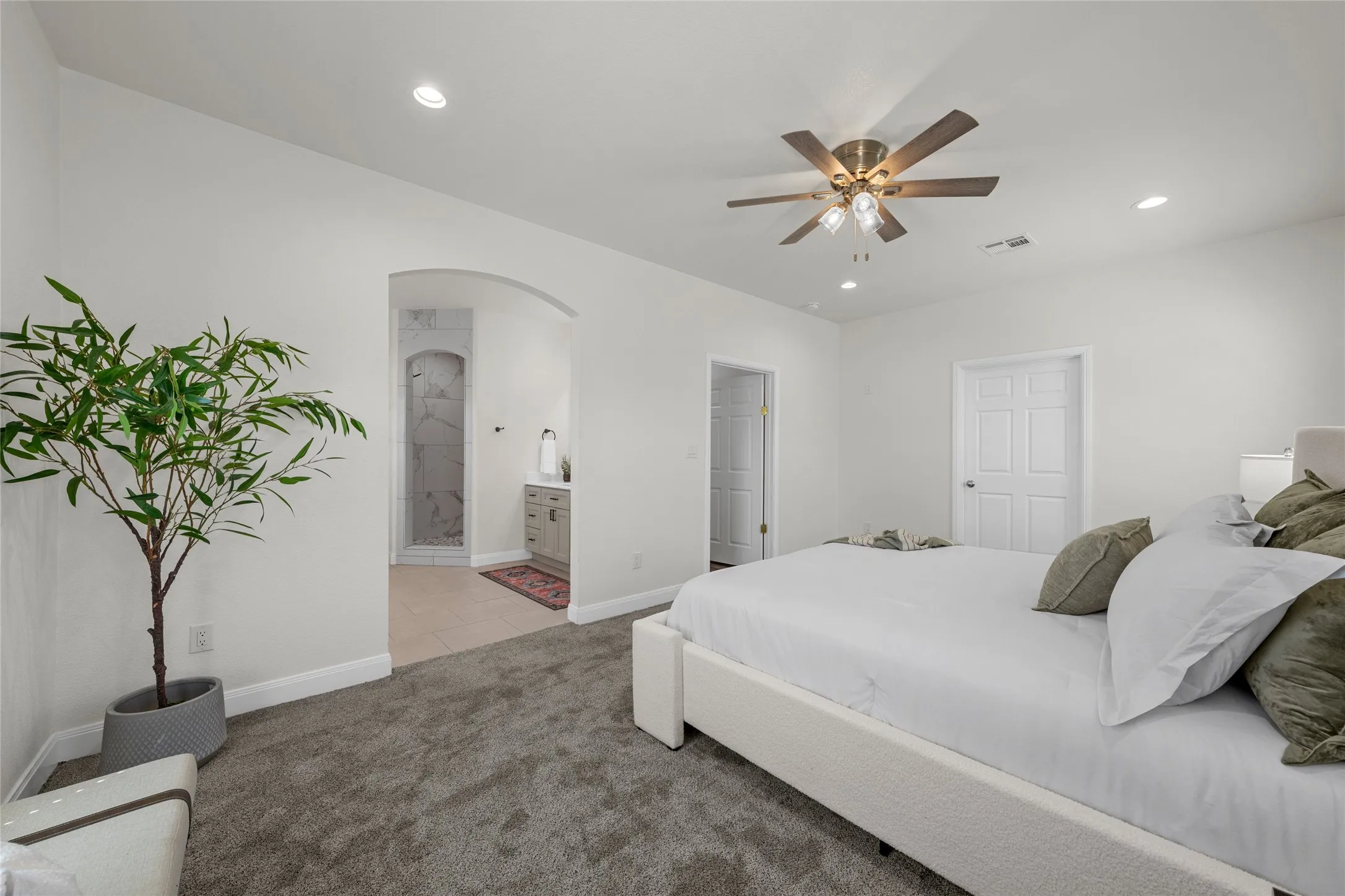 Single Family Residence For Sale in Mc Lennan County , 1404 S Robinson Drive, Robinson, Texas 76706, 3 Bedroom, 2 Bathroom, Garage spaces, 3,083 Sqft, built in 1968, Preowned, mls#21215143, Real Estate Agent in Robinson, Homes For Sale in Mc Lennan county, Homes For Sale in Robinson, Realtor in Robinson Texas, Real Estate Brokerage Independent Realty Texas, Luminita Cordes Realtor