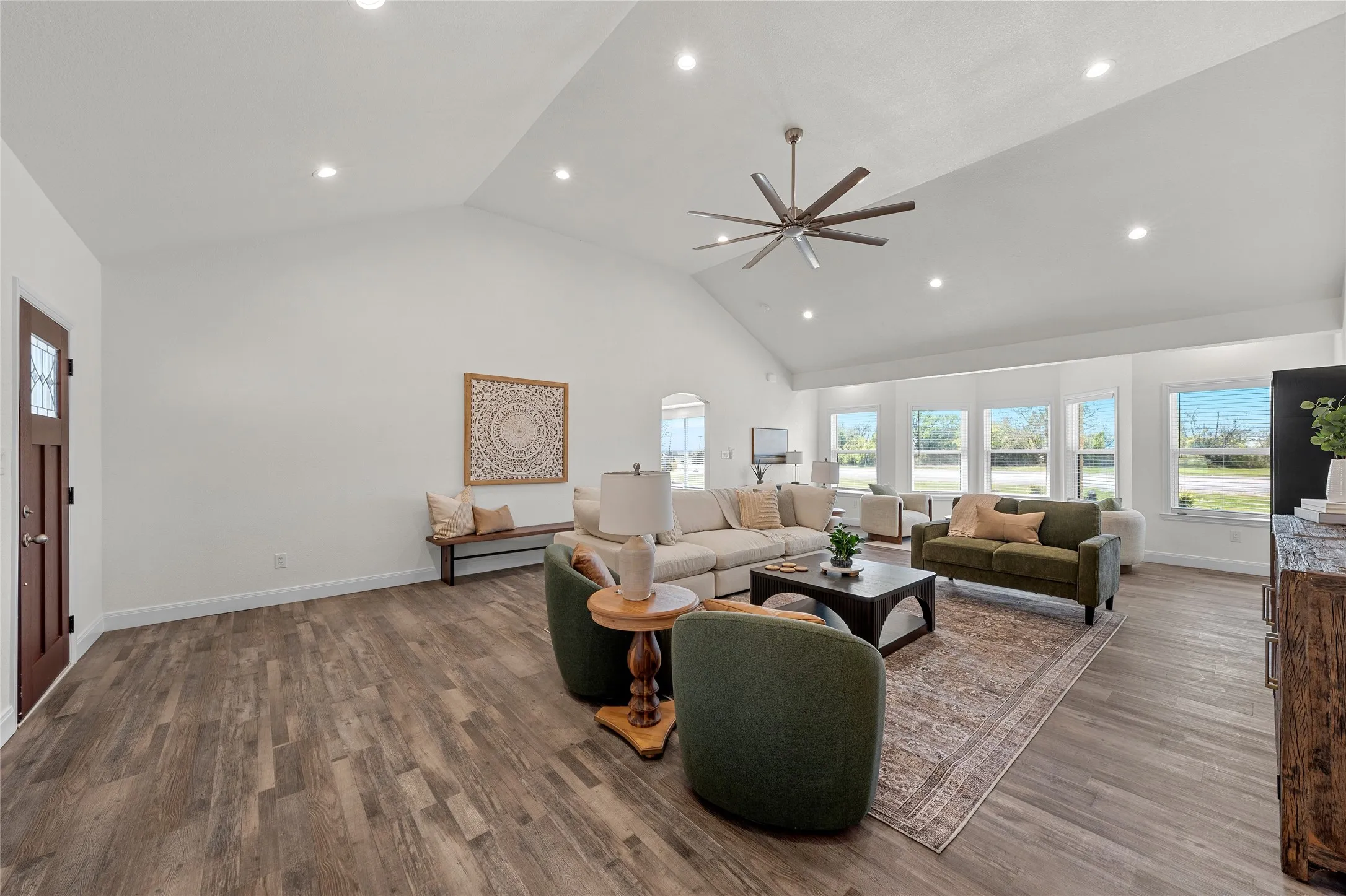 Single Family Residence For Sale in Mc Lennan County , 1404 S Robinson Drive, Robinson, Texas 76706, 3 Bedroom, 2 Bathroom, Garage spaces, 3,083 Sqft, built in 1968, Preowned, mls#21215143, Real Estate Agent in Robinson, Homes For Sale in Mc Lennan county, Homes For Sale in Robinson, Realtor in Robinson Texas, Real Estate Brokerage Independent Realty Texas, Luminita Cordes Realtor