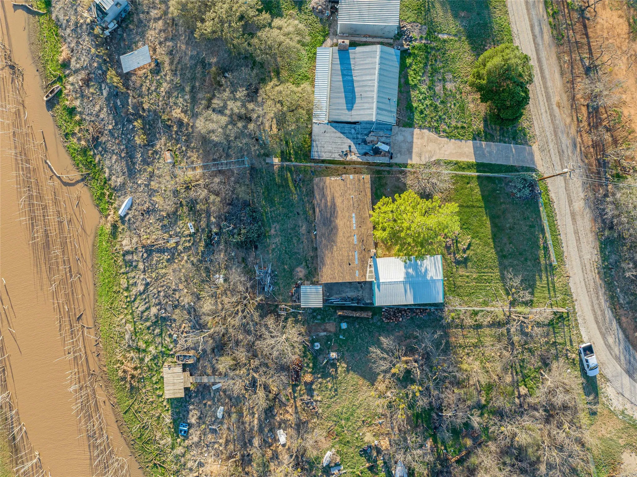 Single Family Residence For Sale in Stephens County , 6983 County Road 304, Breckenridge, Texas 76424, 2 Bedroom, 1 Bathroom, 1 Garage spaces, 1,458 Sqft, built in 1946, mls#21210471, Real Estate Agent in Breckenridge, Homes For Sale in Stephens county, Homes For Sale in Breckenridge, Realtor in Breckenridge Texas, Real Estate Brokerage Independent Realty Texas, Luminita Cordes Realtor