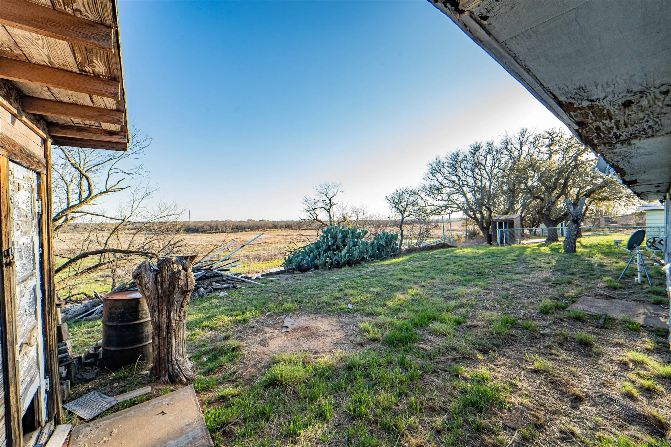 Single Family Residence For Sale in Stephens County , 6983 County Road 304, Breckenridge, Texas 76424, 2 Bedroom, 1 Bathroom, 1 Garage spaces, 1,458 Sqft, built in 1946, mls#21210471, Real Estate Agent in Breckenridge, Homes For Sale in Stephens county, Homes For Sale in Breckenridge, Realtor in Breckenridge Texas, Real Estate Brokerage Independent Realty Texas, Luminita Cordes Realtor