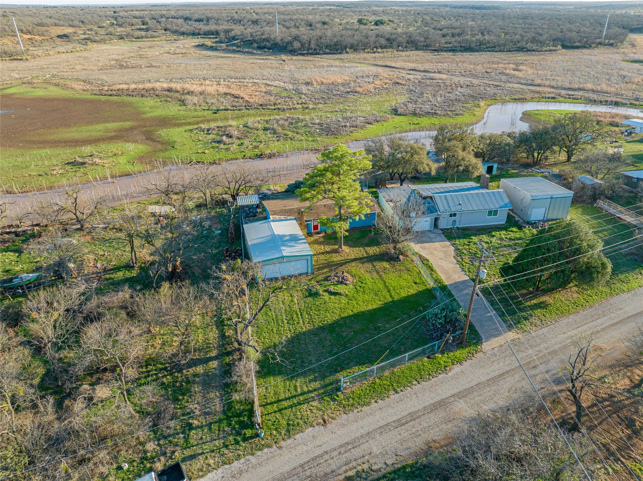 Single Family Residence For Sale in Stephens County , 6983 County Road 304, Breckenridge, Texas 76424, 2 Bedroom, 1 Bathroom, 1 Garage spaces, 1,458 Sqft, built in 1946, mls#21210471, Real Estate Agent in Breckenridge, Homes For Sale in Stephens county, Homes For Sale in Breckenridge, Realtor in Breckenridge Texas, Real Estate Brokerage Independent Realty Texas, Luminita Cordes Realtor