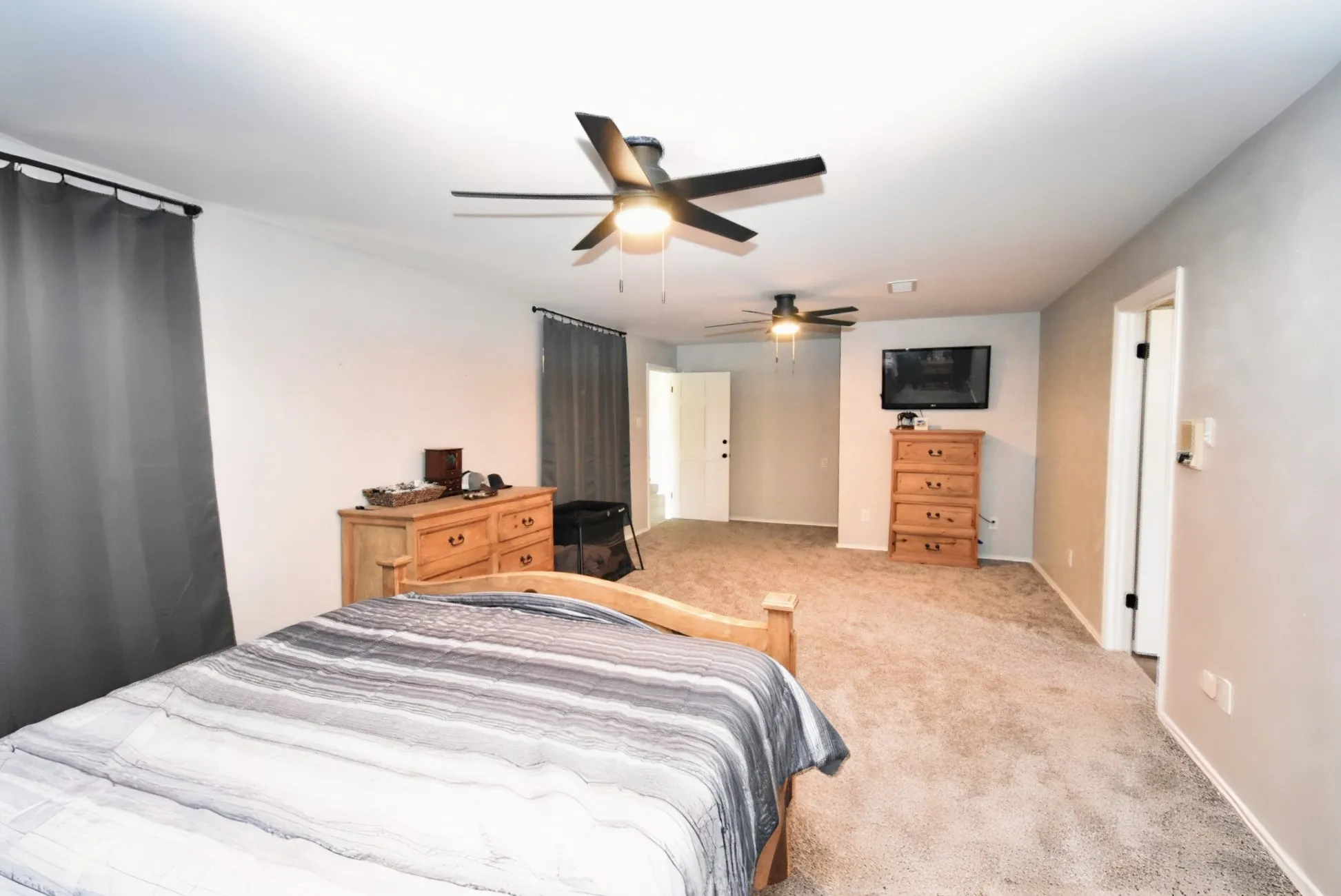 Single Family Residence For Sale in Wood County , 802 W Coke Road, Winnsboro, Texas 75494, 3 Bedroom, 3 Bathroom, Garage spaces, 4,799 Sqft, built in 1980, Preowned, mls#21214453, Real Estate Agent in Winnsboro, Homes For Sale in Wood county, Homes For Sale in Winnsboro, Realtor in Winnsboro Texas, Real Estate Brokerage Independent Realty Texas, Luminita Cordes Realtor