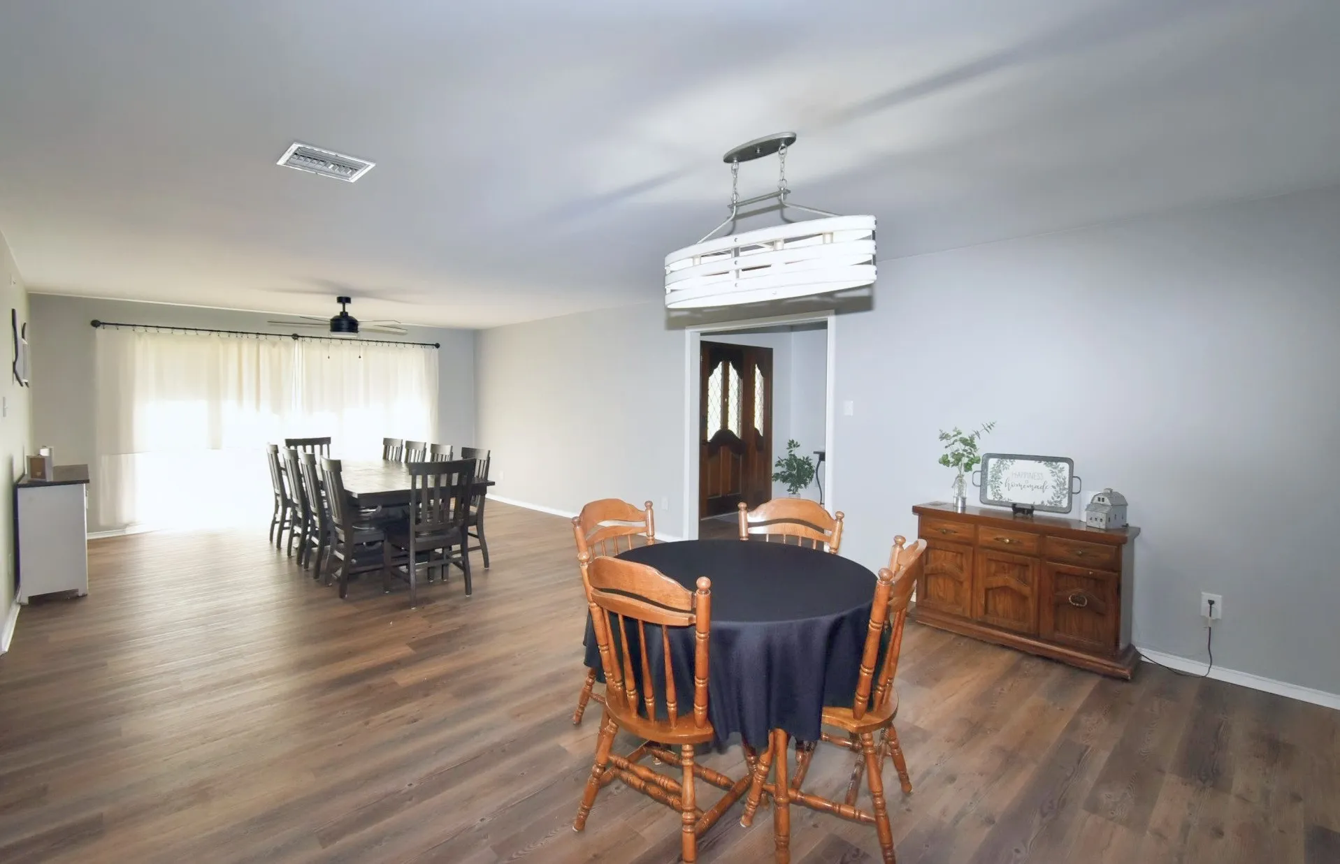 Single Family Residence For Sale in Wood County , 802 W Coke Road, Winnsboro, Texas 75494, 3 Bedroom, 3 Bathroom, Garage spaces, 4,799 Sqft, built in 1980, Preowned, mls#21214453, Real Estate Agent in Winnsboro, Homes For Sale in Wood county, Homes For Sale in Winnsboro, Realtor in Winnsboro Texas, Real Estate Brokerage Independent Realty Texas, Luminita Cordes Realtor