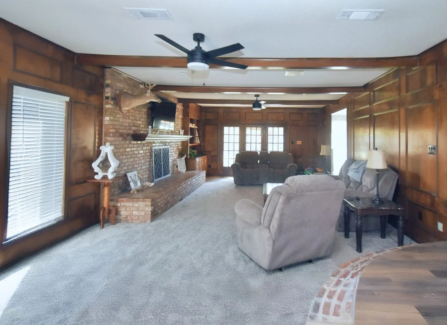 Single Family Residence For Sale in Wood County , 802 W Coke Road, Winnsboro, Texas 75494, 3 Bedroom, 3 Bathroom, Garage spaces, 4,799 Sqft, built in 1980, Preowned, mls#21214453, Real Estate Agent in Winnsboro, Homes For Sale in Wood county, Homes For Sale in Winnsboro, Realtor in Winnsboro Texas, Real Estate Brokerage Independent Realty Texas, Luminita Cordes Realtor