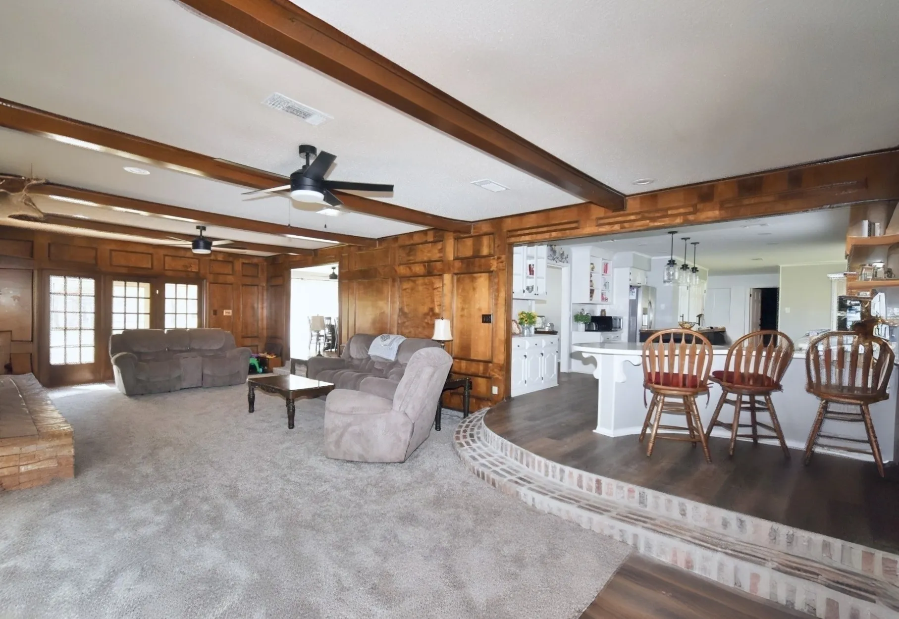 Single Family Residence For Sale in Wood County , 802 W Coke Road, Winnsboro, Texas 75494, 3 Bedroom, 3 Bathroom, Garage spaces, 4,799 Sqft, built in 1980, Preowned, mls#21214453, Real Estate Agent in Winnsboro, Homes For Sale in Wood county, Homes For Sale in Winnsboro, Realtor in Winnsboro Texas, Real Estate Brokerage Independent Realty Texas, Luminita Cordes Realtor