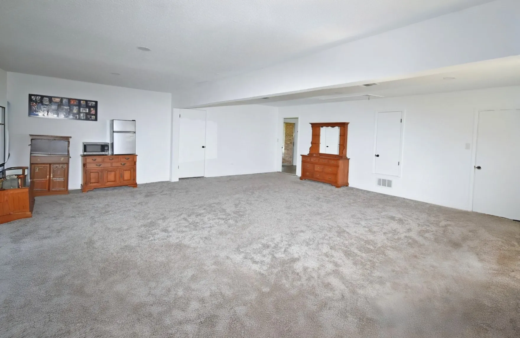 Single Family Residence For Sale in Wood County , 802 W Coke Road, Winnsboro, Texas 75494, 3 Bedroom, 3 Bathroom, Garage spaces, 4,799 Sqft, built in 1980, Preowned, mls#21214453, Real Estate Agent in Winnsboro, Homes For Sale in Wood county, Homes For Sale in Winnsboro, Realtor in Winnsboro Texas, Real Estate Brokerage Independent Realty Texas, Luminita Cordes Realtor