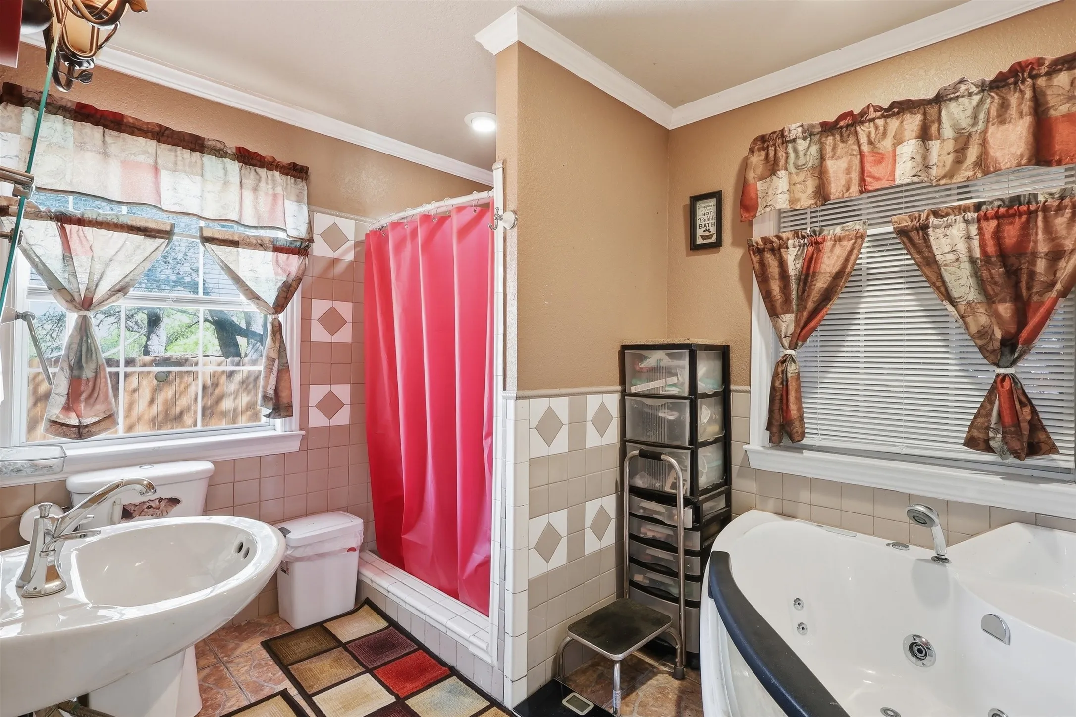 Single Family Residence For Sale in Tarrant County , 4775 Rector Avenue, Fort Worth, Texas 76133, 5 Bedroom, 4 Bathroom, Garage spaces, 2,059 Sqft, built in 1953, Preowned, mls#21214956, Real Estate Agent in Fort Worth, Homes For Sale in Tarrant county, Homes For Sale in Fort Worth, Realtor in Fort Worth Texas, Real Estate Brokerage Independent Realty Texas, Luminita Cordes Realtor