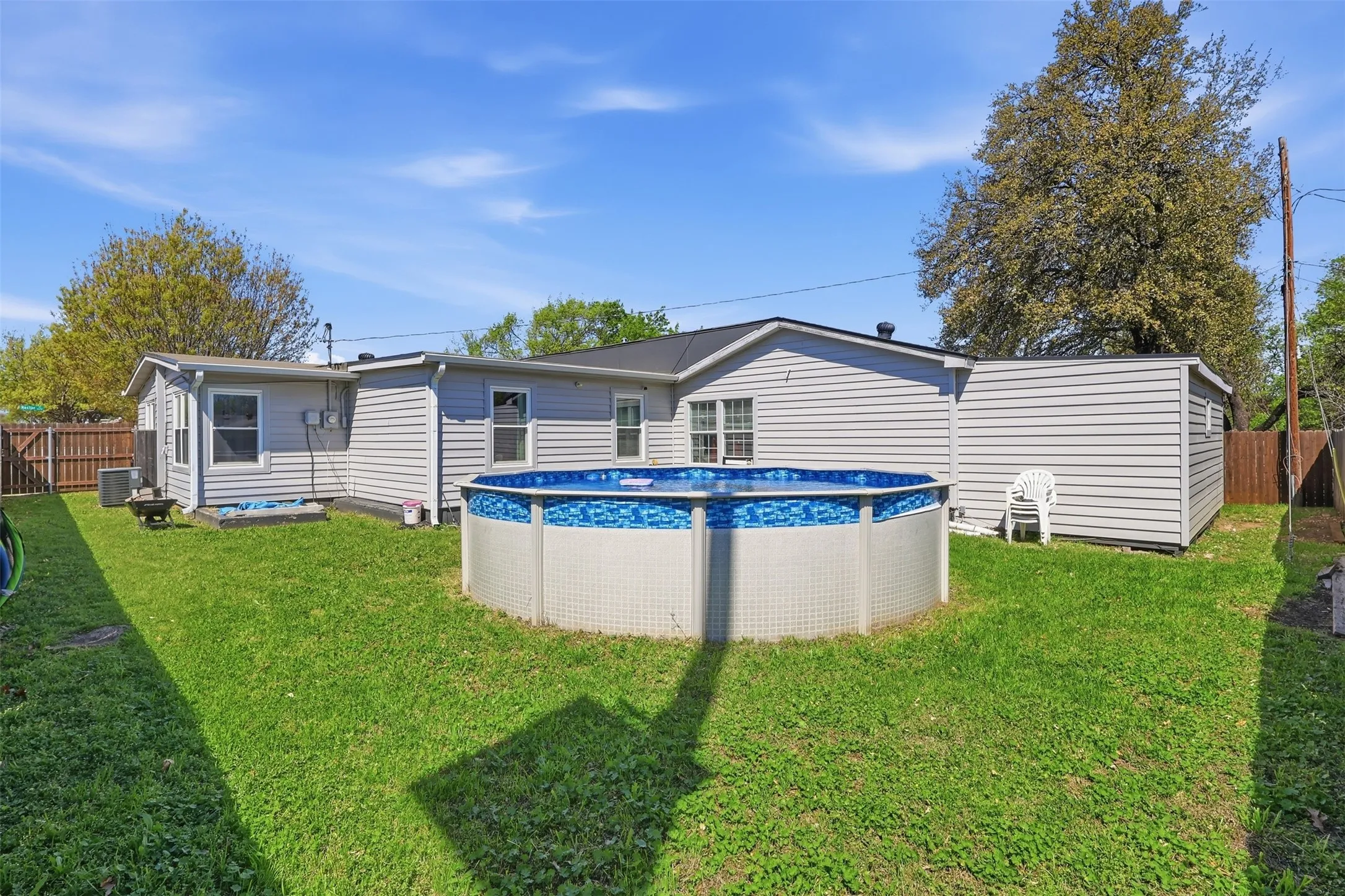Above ground pool perfect for hot summer days!