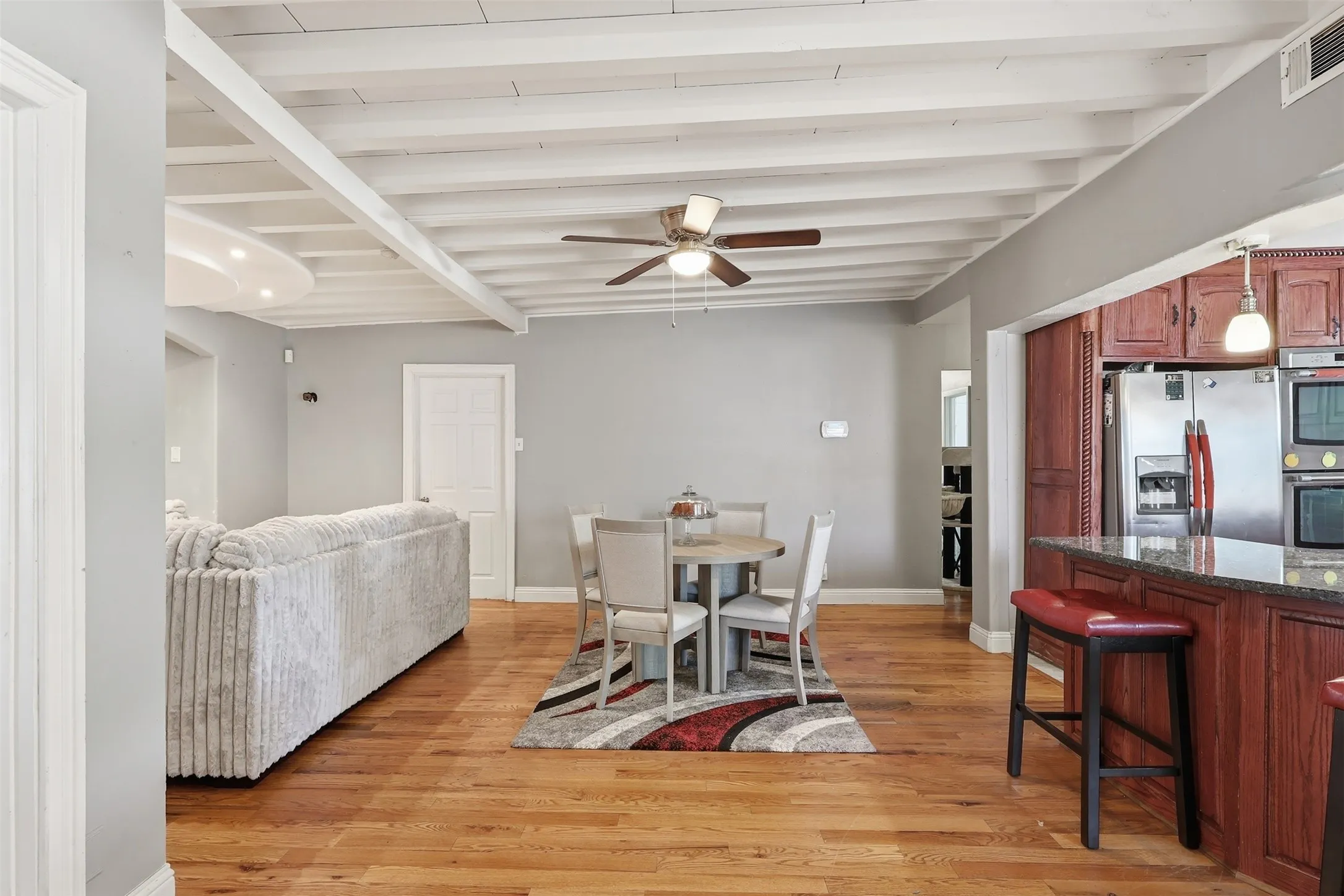 Single Family Residence For Sale in Tarrant County , 4775 Rector Avenue, Fort Worth, Texas 76133, 5 Bedroom, 4 Bathroom, Garage spaces, 2,059 Sqft, built in 1953, Preowned, mls#21214956, Real Estate Agent in Fort Worth, Homes For Sale in Tarrant county, Homes For Sale in Fort Worth, Realtor in Fort Worth Texas, Real Estate Brokerage Independent Realty Texas, Luminita Cordes Realtor