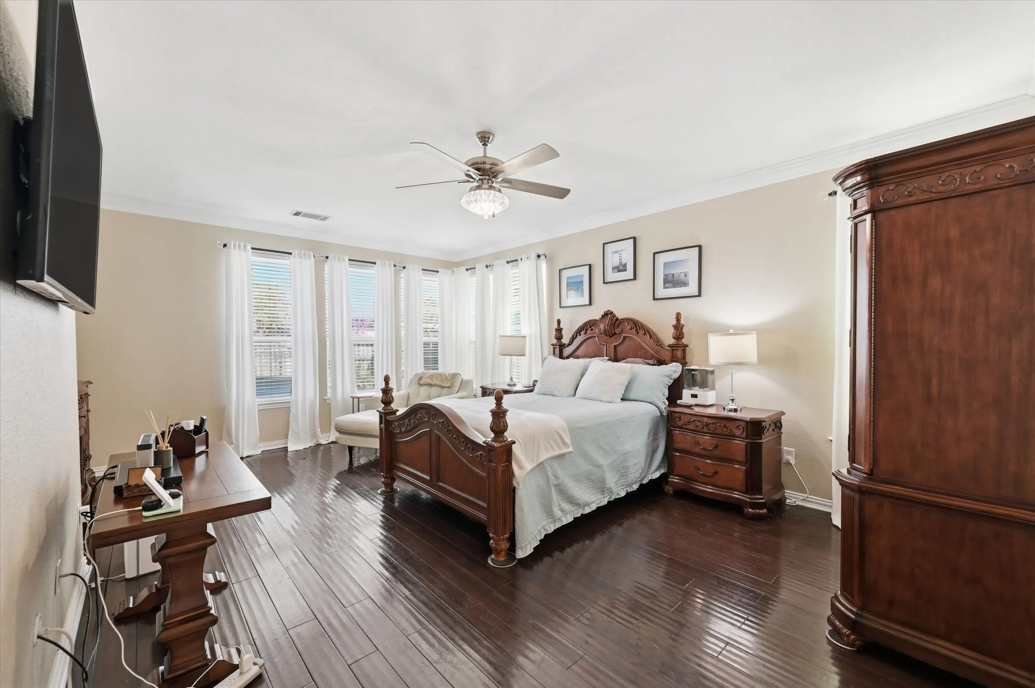Single Family Residence For Sale in Tarrant County , 5 Scramble Court, Mansfield, Texas 76063, 4 Bedroom, 3 Bathroom, 3 Garage spaces, 3,493 Sqft, built in 2001, Preowned, mls#21214241, Real Estate Agent in Mansfield, Homes For Sale in Tarrant county, Homes For Sale in Mansfield, Realtor in Mansfield Texas, Real Estate Brokerage Independent Realty Texas, Luminita Cordes Realtor