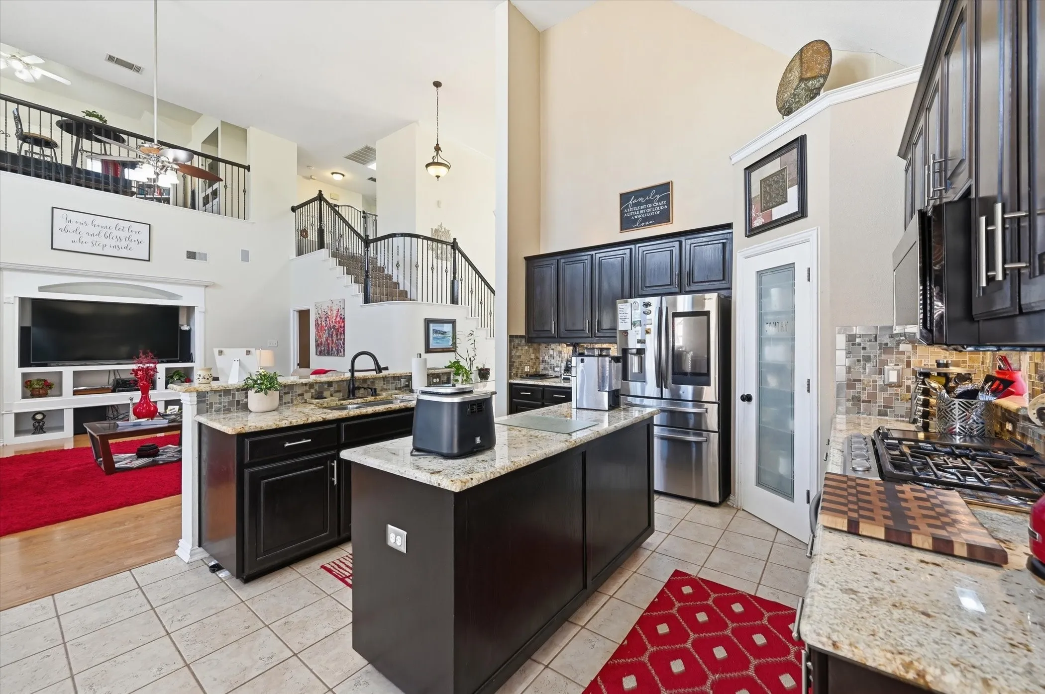 Single Family Residence For Sale in Tarrant County , 5 Scramble Court, Mansfield, Texas 76063, 4 Bedroom, 3 Bathroom, 3 Garage spaces, 3,493 Sqft, built in 2001, Preowned, mls#21214241, Real Estate Agent in Mansfield, Homes For Sale in Tarrant county, Homes For Sale in Mansfield, Realtor in Mansfield Texas, Real Estate Brokerage Independent Realty Texas, Luminita Cordes Realtor