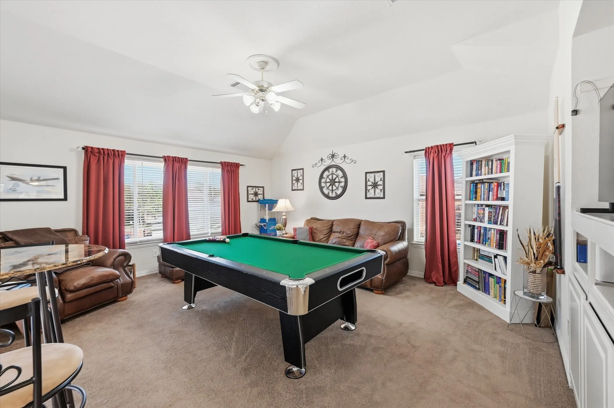 Single Family Residence For Sale in Tarrant County , 5 Scramble Court, Mansfield, Texas 76063, 4 Bedroom, 3 Bathroom, 3 Garage spaces, 3,493 Sqft, built in 2001, Preowned, mls#21214241, Real Estate Agent in Mansfield, Homes For Sale in Tarrant county, Homes For Sale in Mansfield, Realtor in Mansfield Texas, Real Estate Brokerage Independent Realty Texas, Luminita Cordes Realtor