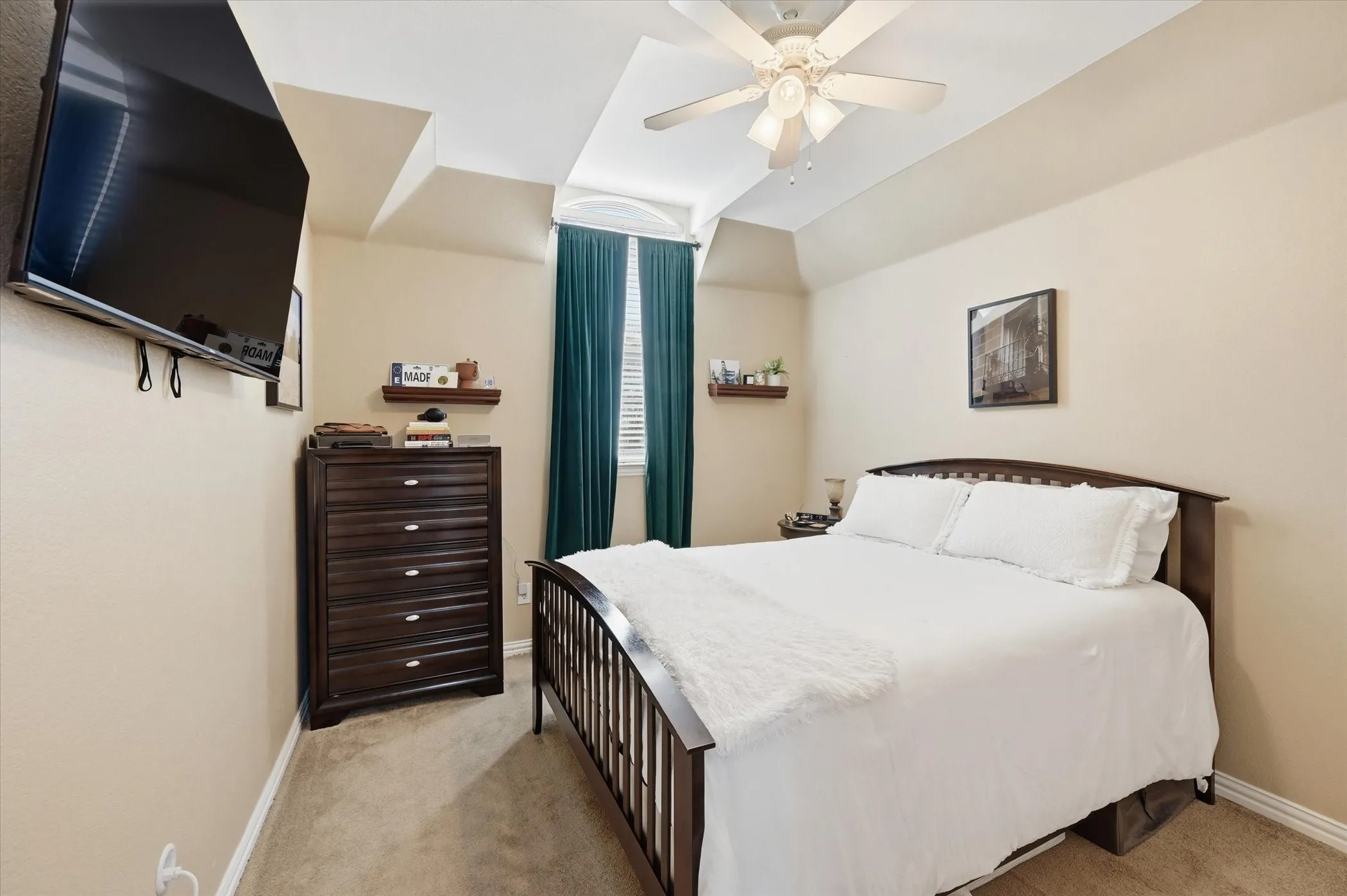 Single Family Residence For Sale in Tarrant County , 5 Scramble Court, Mansfield, Texas 76063, 4 Bedroom, 3 Bathroom, 3 Garage spaces, 3,493 Sqft, built in 2001, Preowned, mls#21214241, Real Estate Agent in Mansfield, Homes For Sale in Tarrant county, Homes For Sale in Mansfield, Realtor in Mansfield Texas, Real Estate Brokerage Independent Realty Texas, Luminita Cordes Realtor