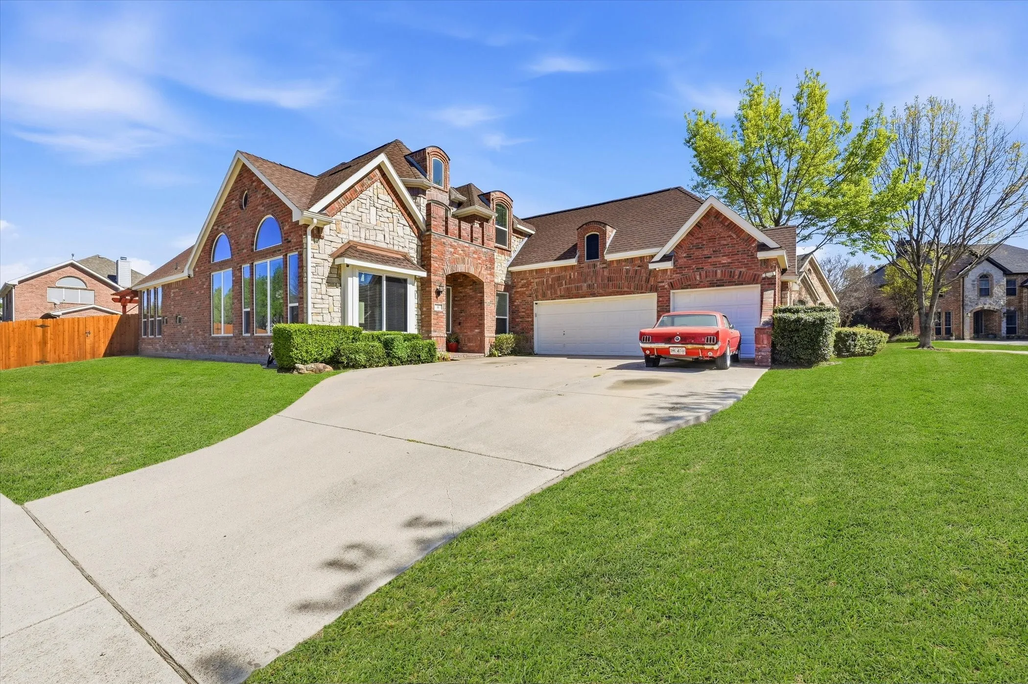 Single Family Residence For Sale in Tarrant County , 5 Scramble Court, Mansfield, Texas 76063, 4 Bedroom, 3 Bathroom, 3 Garage spaces, 3,493 Sqft, built in 2001, Preowned, mls#21214241, Real Estate Agent in Mansfield, Homes For Sale in Tarrant county, Homes For Sale in Mansfield, Realtor in Mansfield Texas, Real Estate Brokerage Independent Realty Texas, Luminita Cordes Realtor