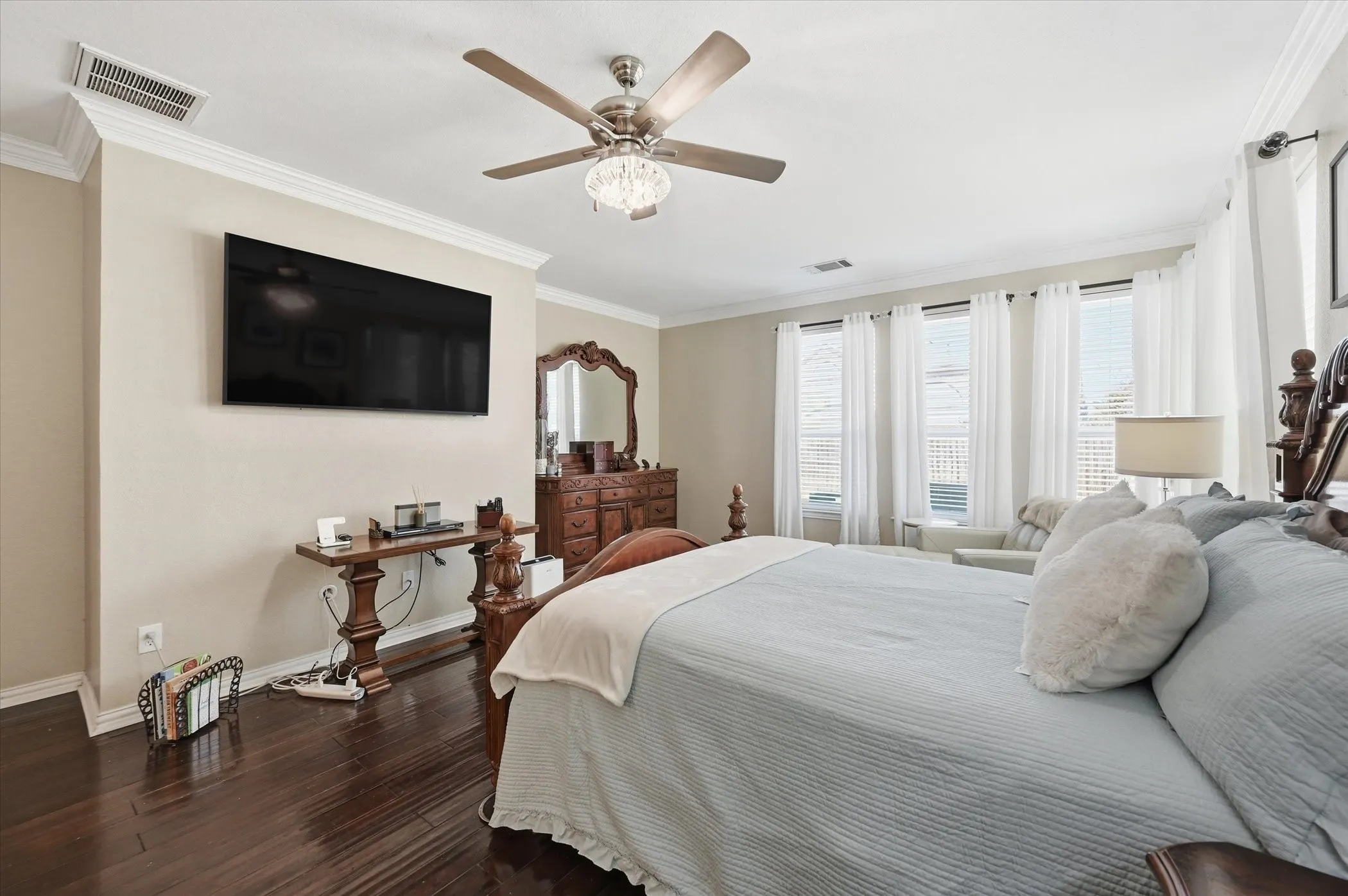 Single Family Residence For Sale in Tarrant County , 5 Scramble Court, Mansfield, Texas 76063, 4 Bedroom, 3 Bathroom, 3 Garage spaces, 3,493 Sqft, built in 2001, Preowned, mls#21214241, Real Estate Agent in Mansfield, Homes For Sale in Tarrant county, Homes For Sale in Mansfield, Realtor in Mansfield Texas, Real Estate Brokerage Independent Realty Texas, Luminita Cordes Realtor