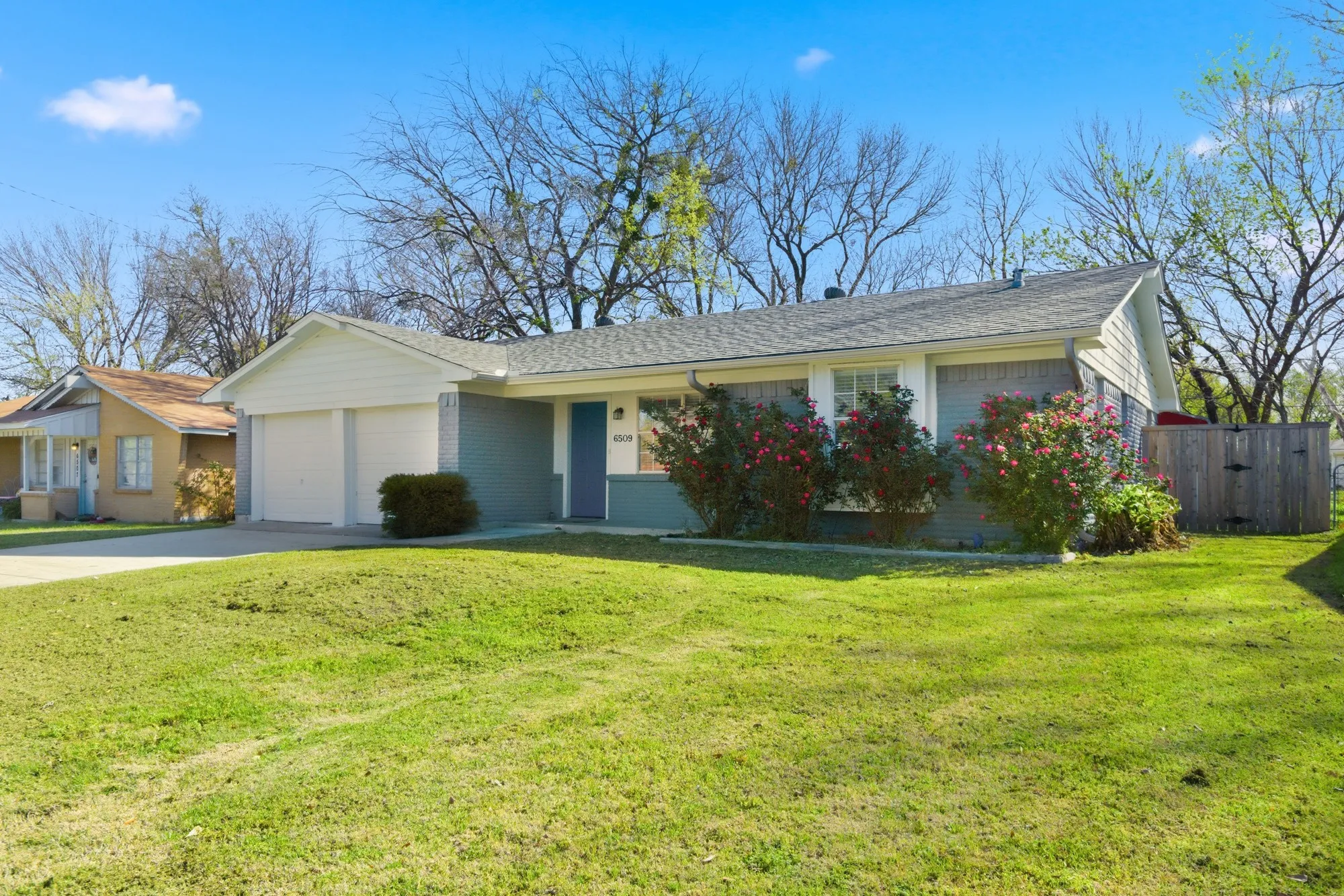 Single Family Residence For Sale in Hunt County , 6509 Finch Drive, Greenville, Texas 75402, 3 Bedroom, 1 Bathroom, 2 Garage spaces, 1,038 Sqft, built in 1975, mls#21215306, Real Estate Agent in Greenville, Homes For Sale in Hunt county, Homes For Sale in Greenville, Realtor in Greenville Texas, Real Estate Brokerage Independent Realty Texas, Luminita Cordes Realtor