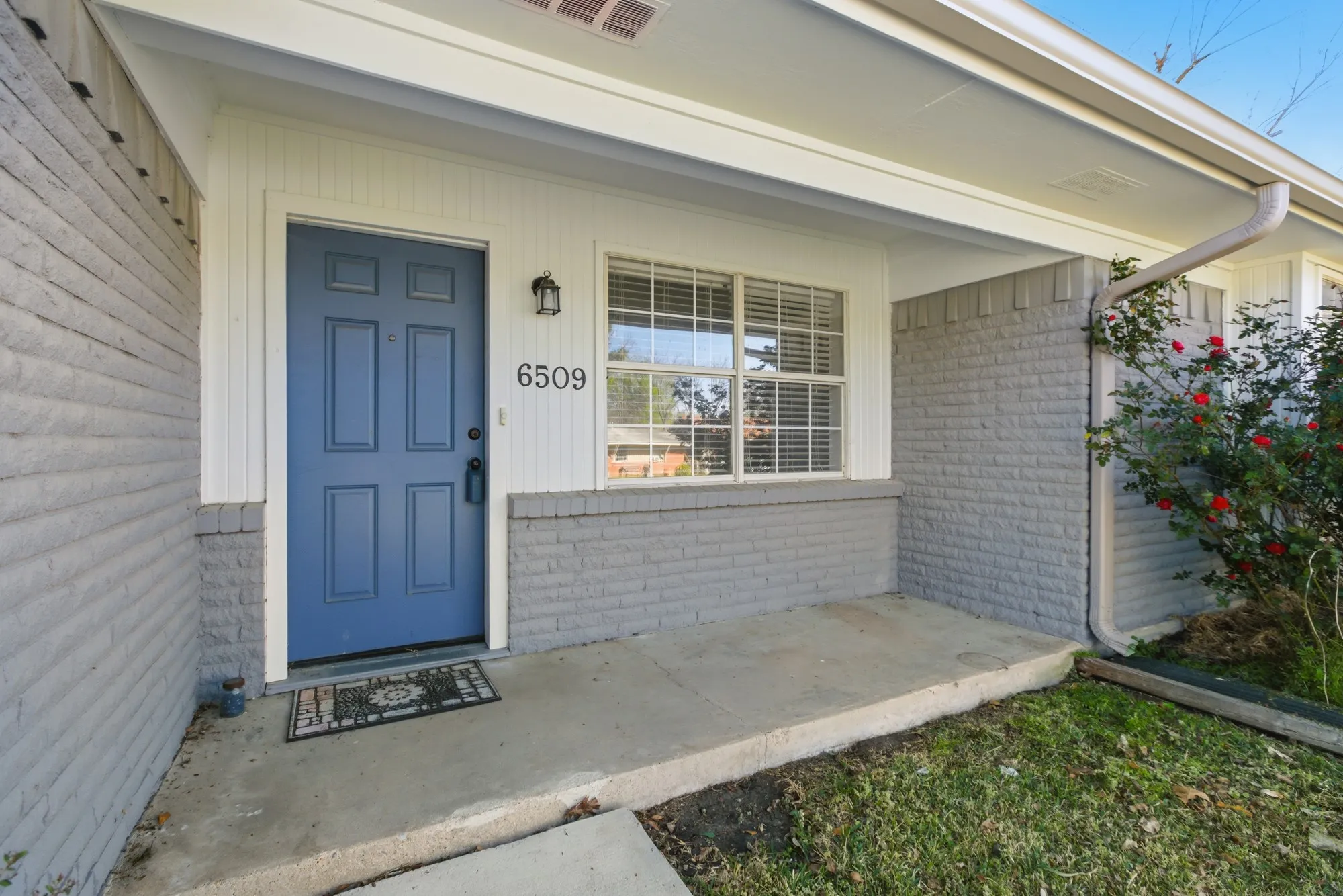 Single Family Residence For Sale in Hunt County , 6509 Finch Drive, Greenville, Texas 75402, 3 Bedroom, 1 Bathroom, 2 Garage spaces, 1,038 Sqft, built in 1975, mls#21215306, Real Estate Agent in Greenville, Homes For Sale in Hunt county, Homes For Sale in Greenville, Realtor in Greenville Texas, Real Estate Brokerage Independent Realty Texas, Luminita Cordes Realtor