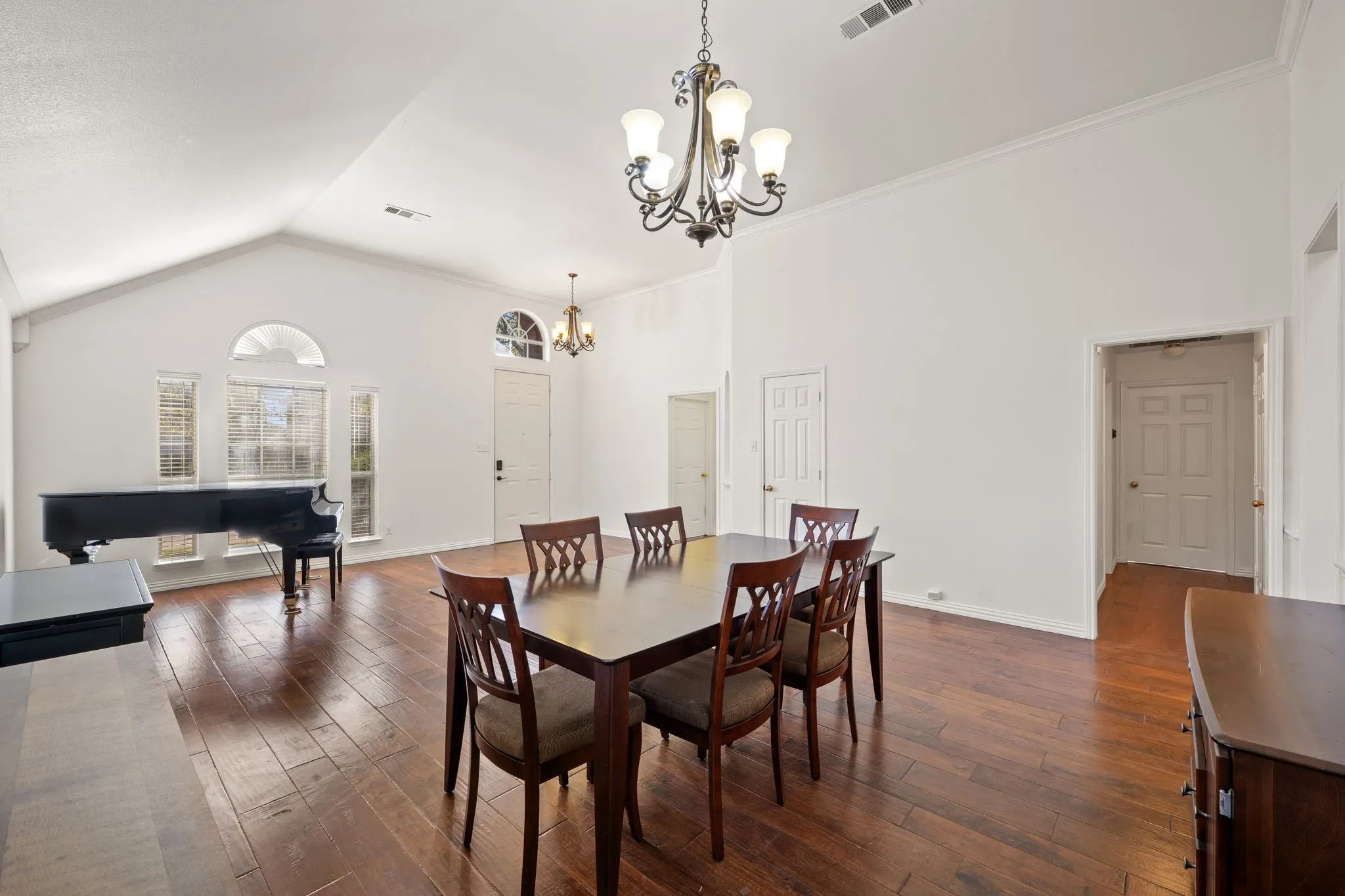 Single Family Residence For Sale in Collin County , 516 Castleford Drive, Allen, Texas 75013, 3 Bedroom, 2 Bathroom, 2 Garage spaces, 2,009 Sqft, built in 1998, mls#21215307, Real Estate Agent in Allen, Homes For Sale in Collin county, Homes For Sale in Allen, Realtor in Allen Texas, Real Estate Brokerage Independent Realty Texas, Luminita Cordes Realtor