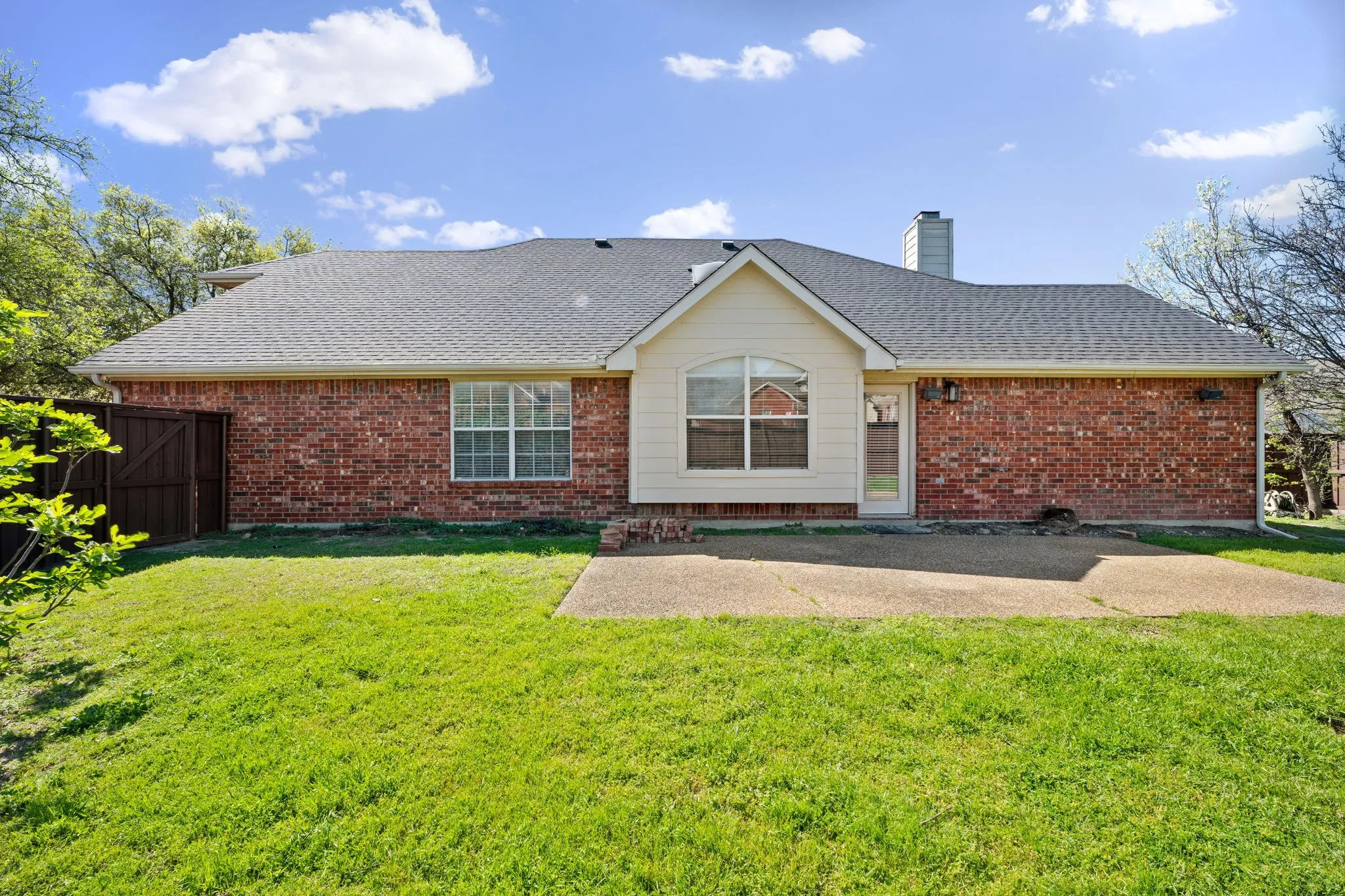 Single Family Residence For Sale in Collin County , 516 Castleford Drive, Allen, Texas 75013, 3 Bedroom, 2 Bathroom, 2 Garage spaces, 2,009 Sqft, built in 1998, mls#21215307, Real Estate Agent in Allen, Homes For Sale in Collin county, Homes For Sale in Allen, Realtor in Allen Texas, Real Estate Brokerage Independent Realty Texas, Luminita Cordes Realtor