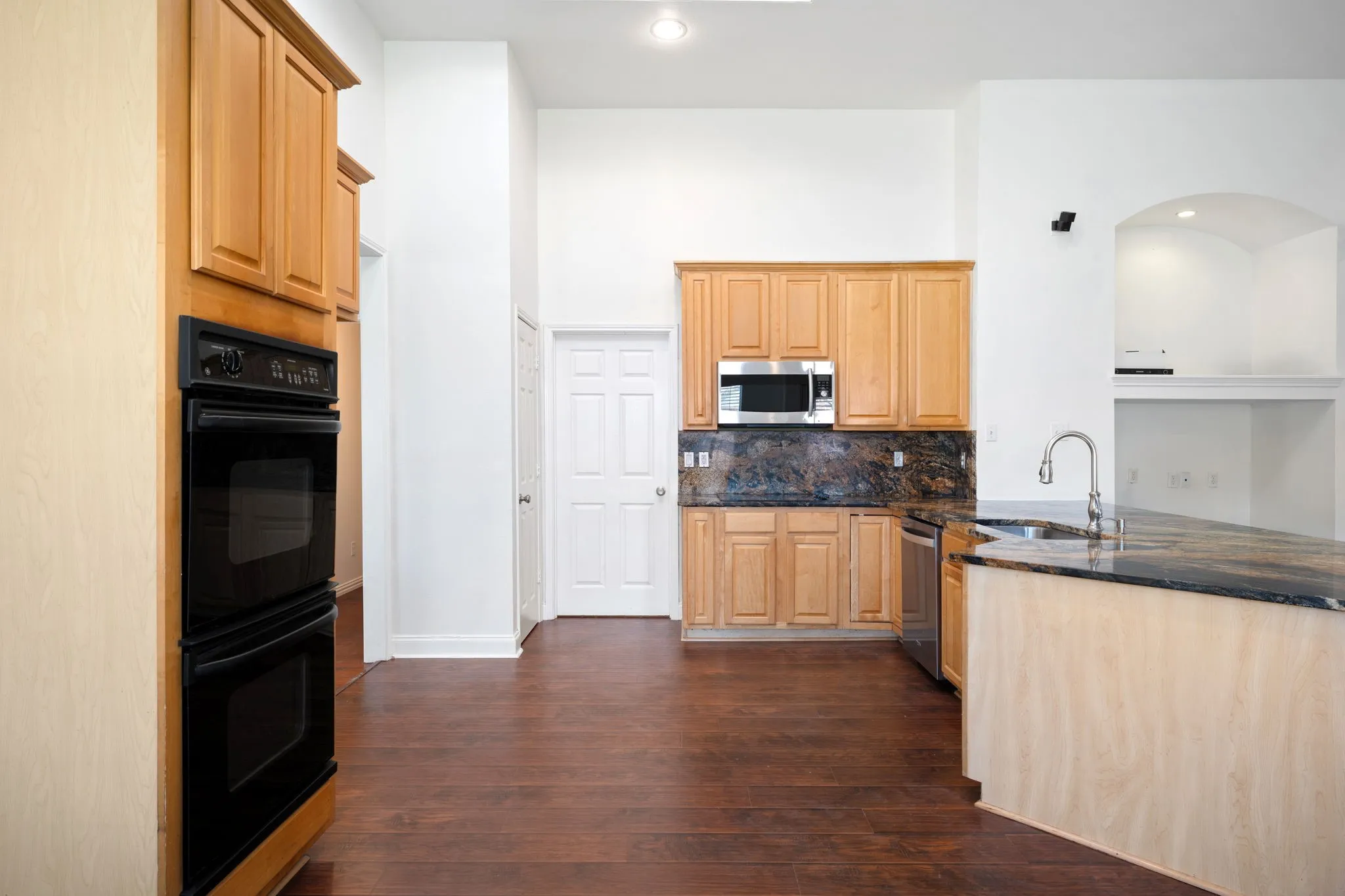 Single Family Residence For Sale in Collin County , 516 Castleford Drive, Allen, Texas 75013, 3 Bedroom, 2 Bathroom, 2 Garage spaces, 2,009 Sqft, built in 1998, mls#21215307, Real Estate Agent in Allen, Homes For Sale in Collin county, Homes For Sale in Allen, Realtor in Allen Texas, Real Estate Brokerage Independent Realty Texas, Luminita Cordes Realtor