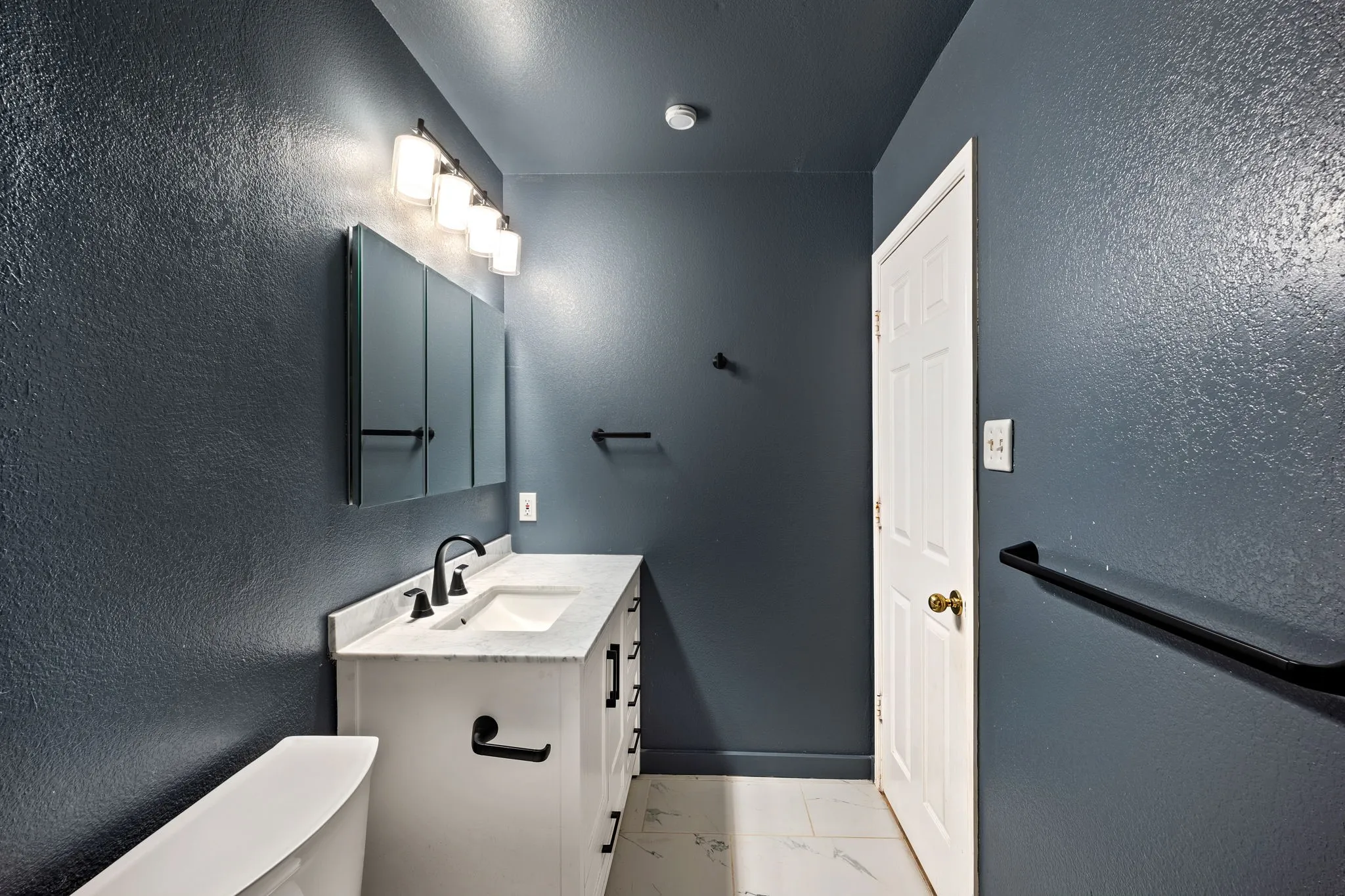 Single Family Residence For Sale in Collin County , 516 Castleford Drive, Allen, Texas 75013, 3 Bedroom, 2 Bathroom, 2 Garage spaces, 2,009 Sqft, built in 1998, mls#21215307, Real Estate Agent in Allen, Homes For Sale in Collin county, Homes For Sale in Allen, Realtor in Allen Texas, Real Estate Brokerage Independent Realty Texas, Luminita Cordes Realtor