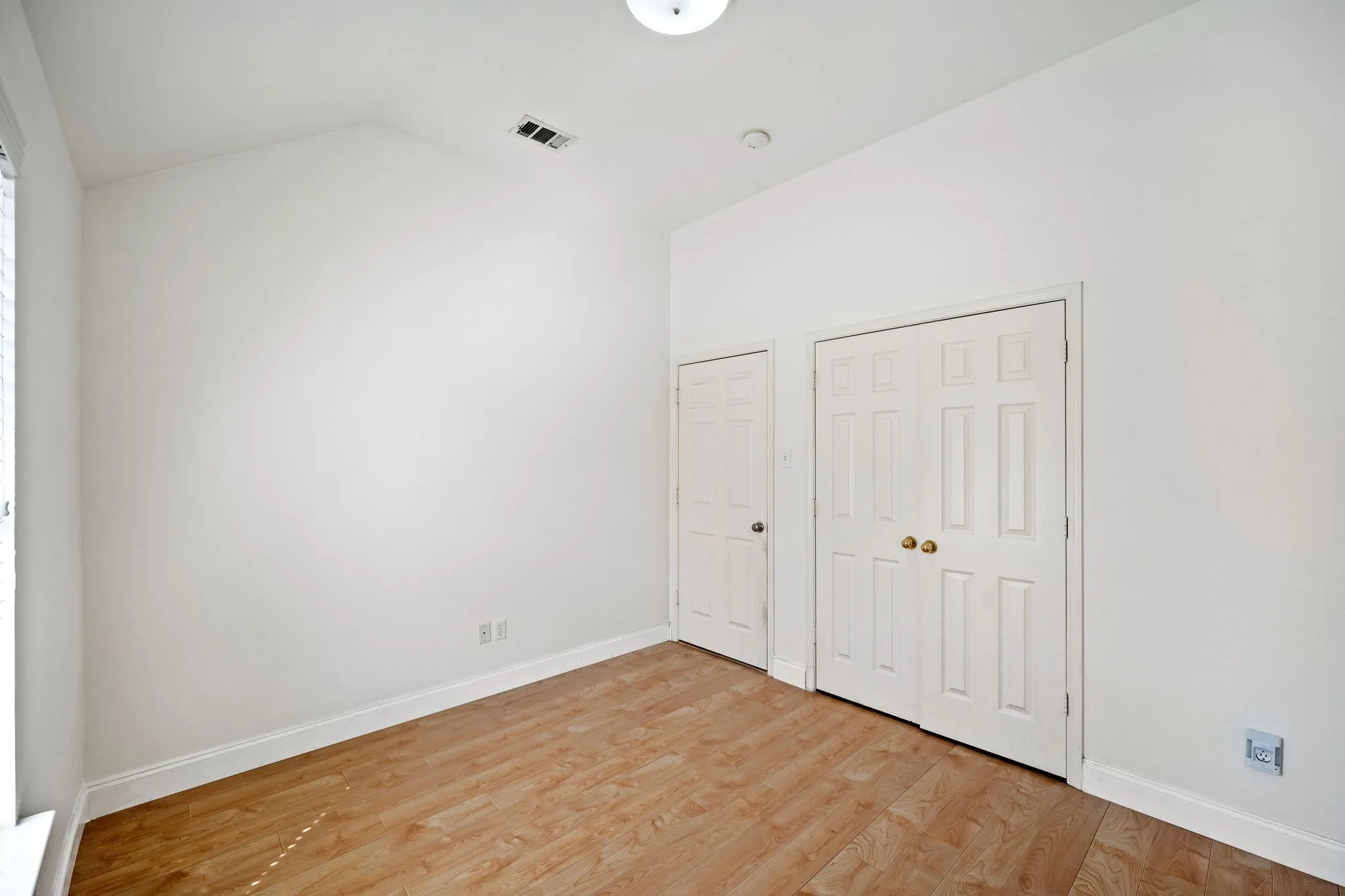 Single Family Residence For Sale in Collin County , 516 Castleford Drive, Allen, Texas 75013, 3 Bedroom, 2 Bathroom, 2 Garage spaces, 2,009 Sqft, built in 1998, mls#21215307, Real Estate Agent in Allen, Homes For Sale in Collin county, Homes For Sale in Allen, Realtor in Allen Texas, Real Estate Brokerage Independent Realty Texas, Luminita Cordes Realtor
