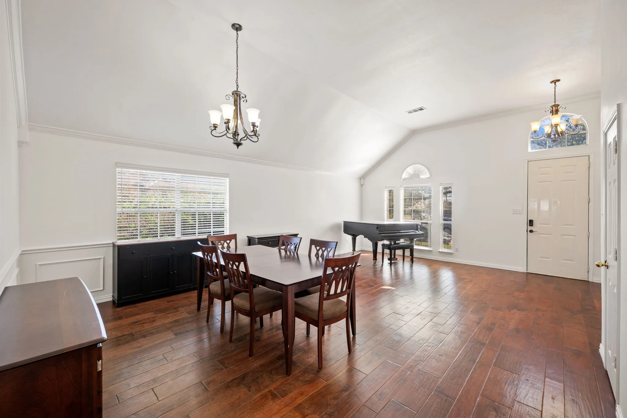 Single Family Residence For Sale in Collin County , 516 Castleford Drive, Allen, Texas 75013, 3 Bedroom, 2 Bathroom, 2 Garage spaces, 2,009 Sqft, built in 1998, mls#21215307, Real Estate Agent in Allen, Homes For Sale in Collin county, Homes For Sale in Allen, Realtor in Allen Texas, Real Estate Brokerage Independent Realty Texas, Luminita Cordes Realtor