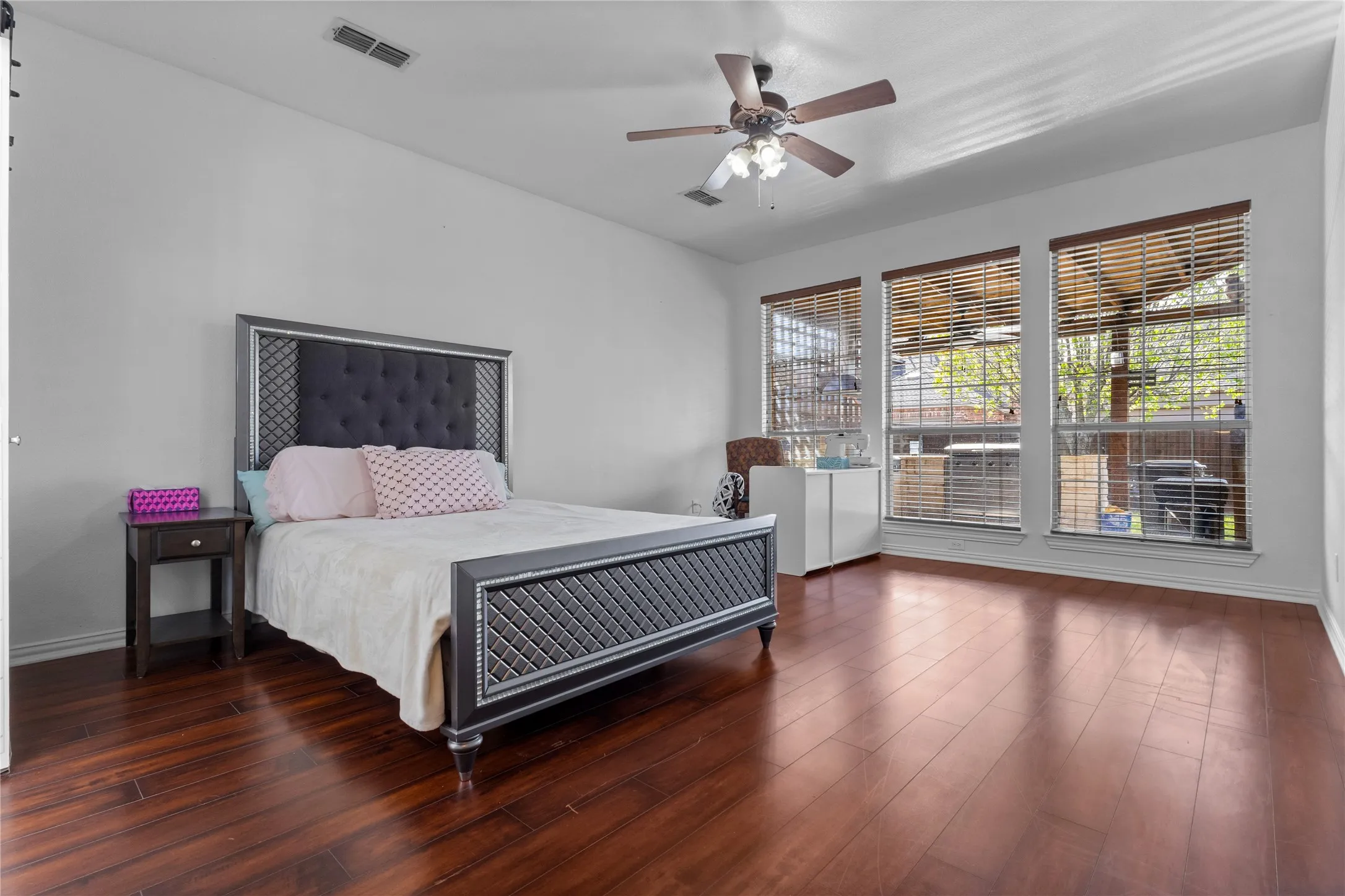 Single Family Residence For Sale in Dallas County , 7013 Bickers Drive, Rowlett, Texas 75089, 5 Bedroom, 3 Bathroom, 2 Garage spaces, 2,872 Sqft, built in 2005, mls#21215310, Real Estate Agent in Rowlett, Homes For Sale in Dallas county, Homes For Sale in Rowlett, Realtor in Rowlett Texas, Real Estate Brokerage Independent Realty Texas, Luminita Cordes Realtor
