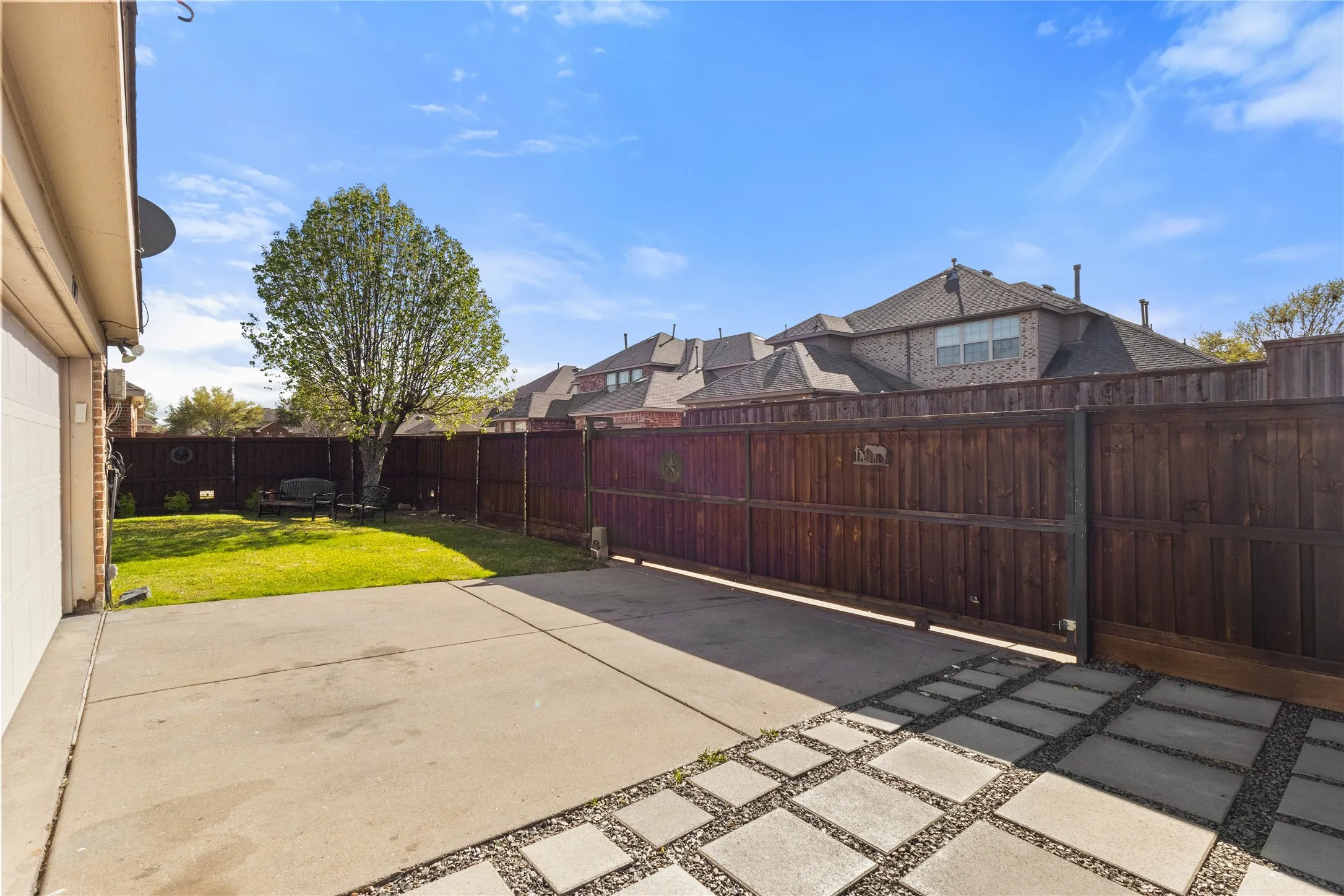 Single Family Residence For Sale in Dallas County , 7013 Bickers Drive, Rowlett, Texas 75089, 5 Bedroom, 3 Bathroom, 2 Garage spaces, 2,872 Sqft, built in 2005, mls#21215310, Real Estate Agent in Rowlett, Homes For Sale in Dallas county, Homes For Sale in Rowlett, Realtor in Rowlett Texas, Real Estate Brokerage Independent Realty Texas, Luminita Cordes Realtor