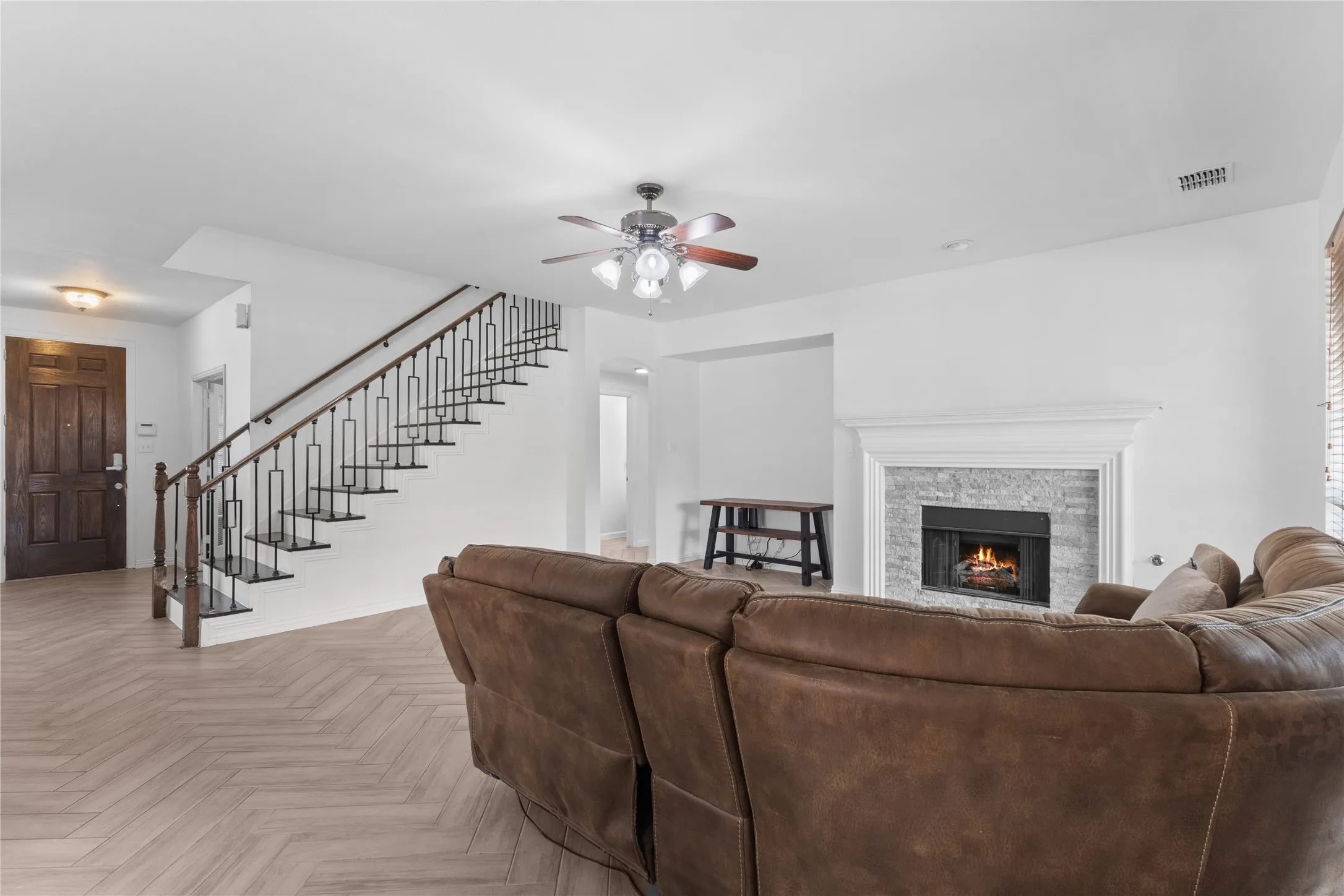 Single Family Residence For Sale in Dallas County , 7013 Bickers Drive, Rowlett, Texas 75089, 5 Bedroom, 3 Bathroom, 2 Garage spaces, 2,872 Sqft, built in 2005, mls#21215310, Real Estate Agent in Rowlett, Homes For Sale in Dallas county, Homes For Sale in Rowlett, Realtor in Rowlett Texas, Real Estate Brokerage Independent Realty Texas, Luminita Cordes Realtor