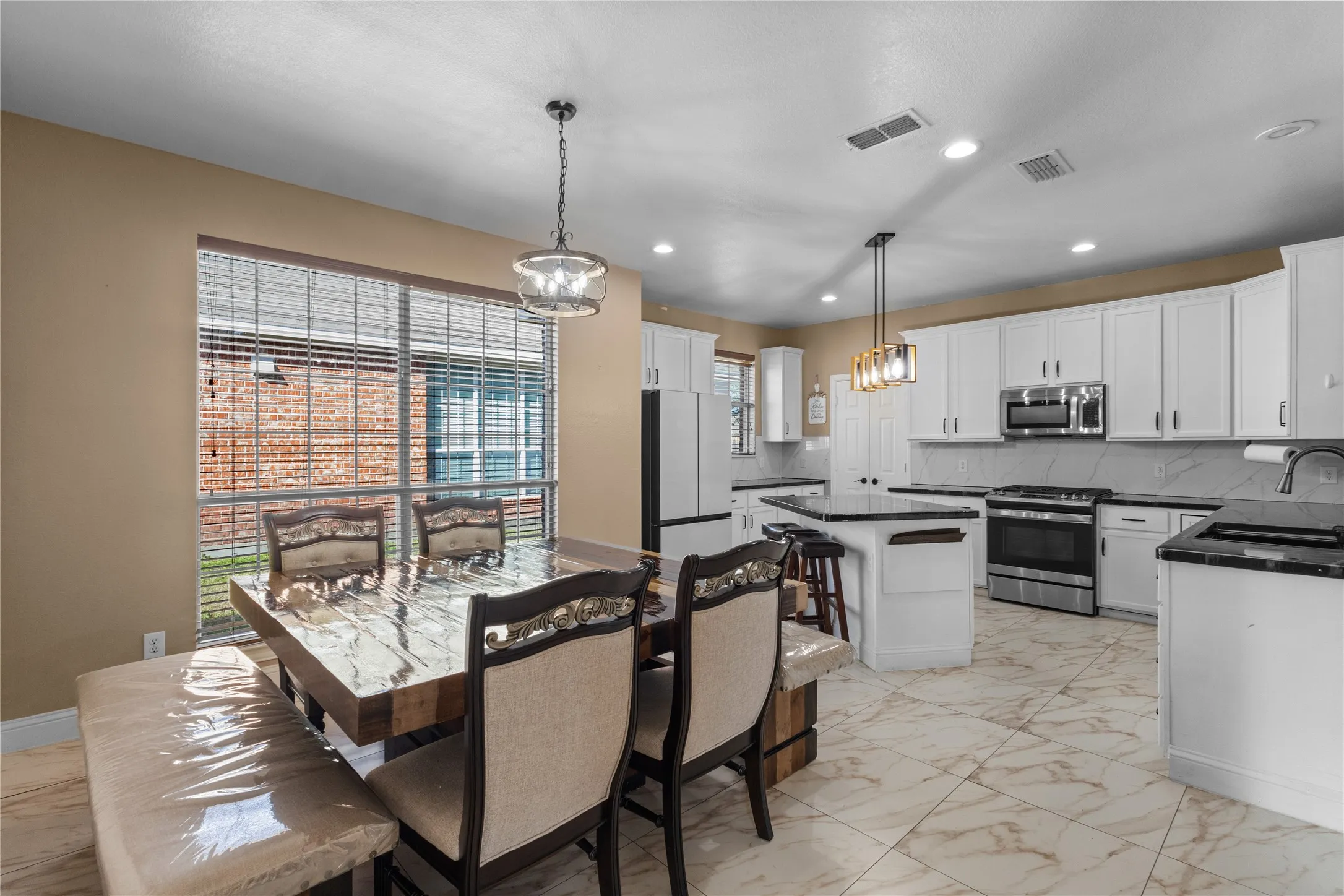 Single Family Residence For Sale in Dallas County , 7013 Bickers Drive, Rowlett, Texas 75089, 5 Bedroom, 3 Bathroom, 2 Garage spaces, 2,872 Sqft, built in 2005, mls#21215310, Real Estate Agent in Rowlett, Homes For Sale in Dallas county, Homes For Sale in Rowlett, Realtor in Rowlett Texas, Real Estate Brokerage Independent Realty Texas, Luminita Cordes Realtor