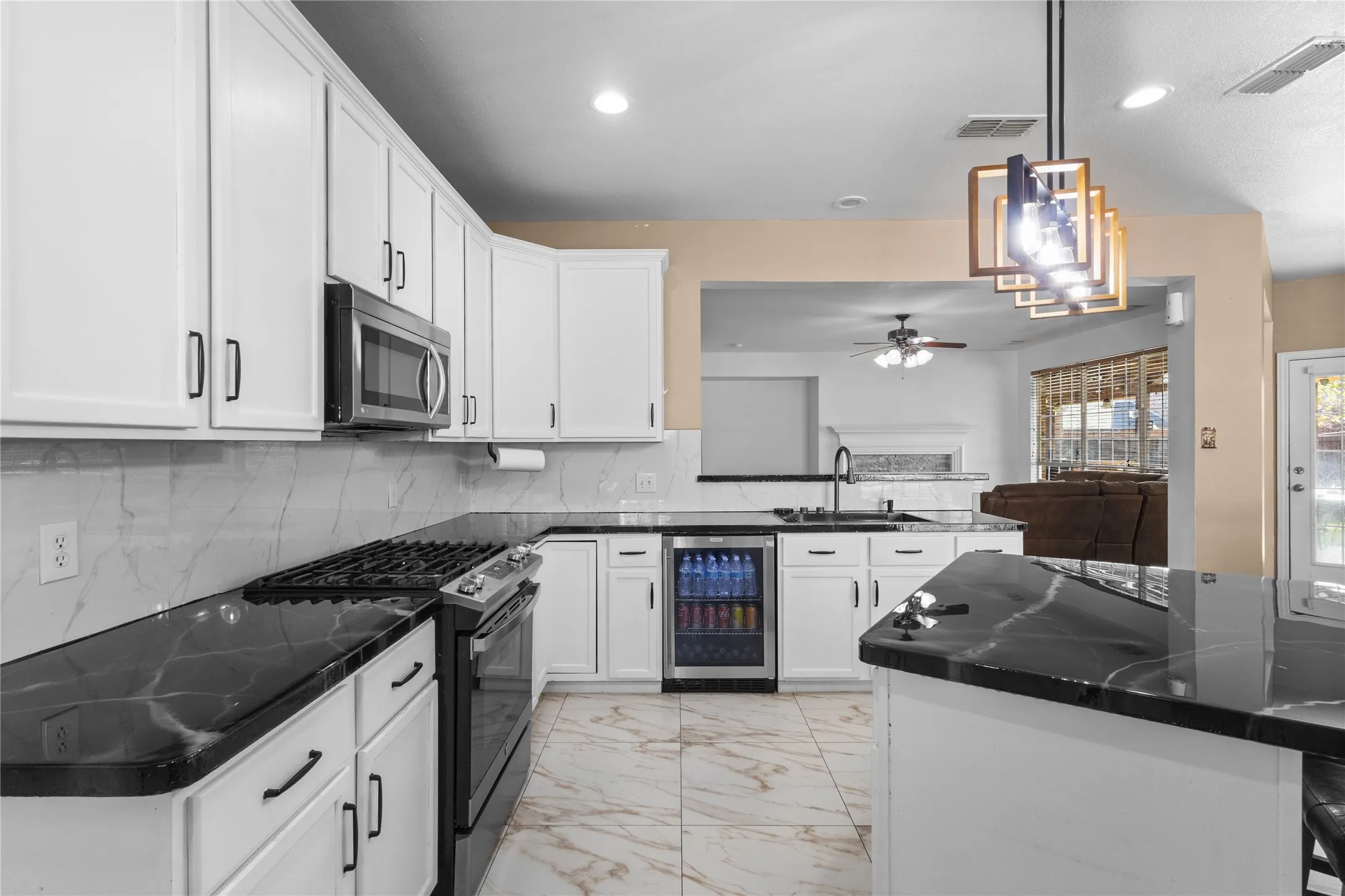 Single Family Residence For Sale in Dallas County , 7013 Bickers Drive, Rowlett, Texas 75089, 5 Bedroom, 3 Bathroom, 2 Garage spaces, 2,872 Sqft, built in 2005, mls#21215310, Real Estate Agent in Rowlett, Homes For Sale in Dallas county, Homes For Sale in Rowlett, Realtor in Rowlett Texas, Real Estate Brokerage Independent Realty Texas, Luminita Cordes Realtor