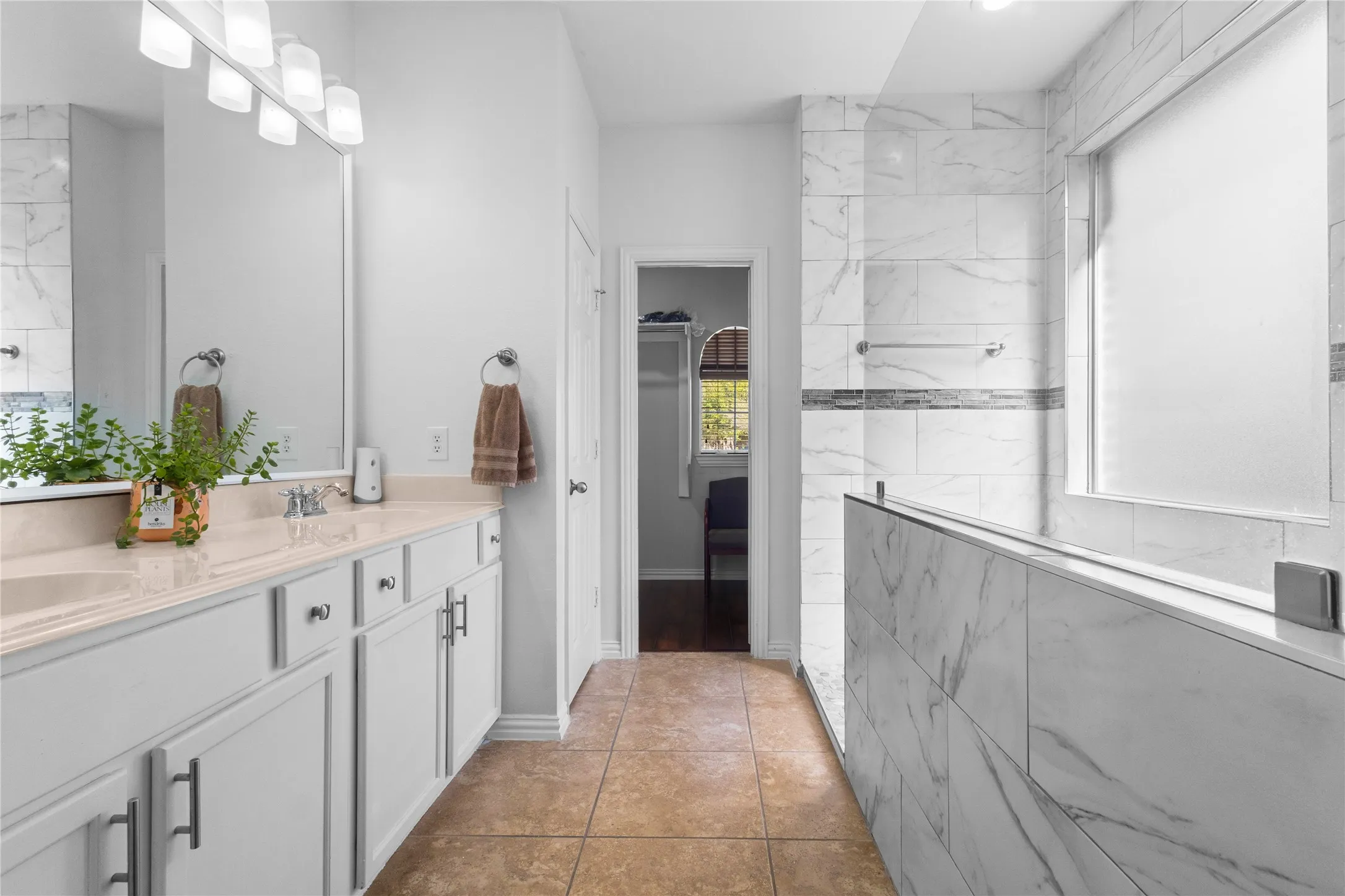 Single Family Residence For Sale in Dallas County , 7013 Bickers Drive, Rowlett, Texas 75089, 5 Bedroom, 3 Bathroom, 2 Garage spaces, 2,872 Sqft, built in 2005, mls#21215310, Real Estate Agent in Rowlett, Homes For Sale in Dallas county, Homes For Sale in Rowlett, Realtor in Rowlett Texas, Real Estate Brokerage Independent Realty Texas, Luminita Cordes Realtor