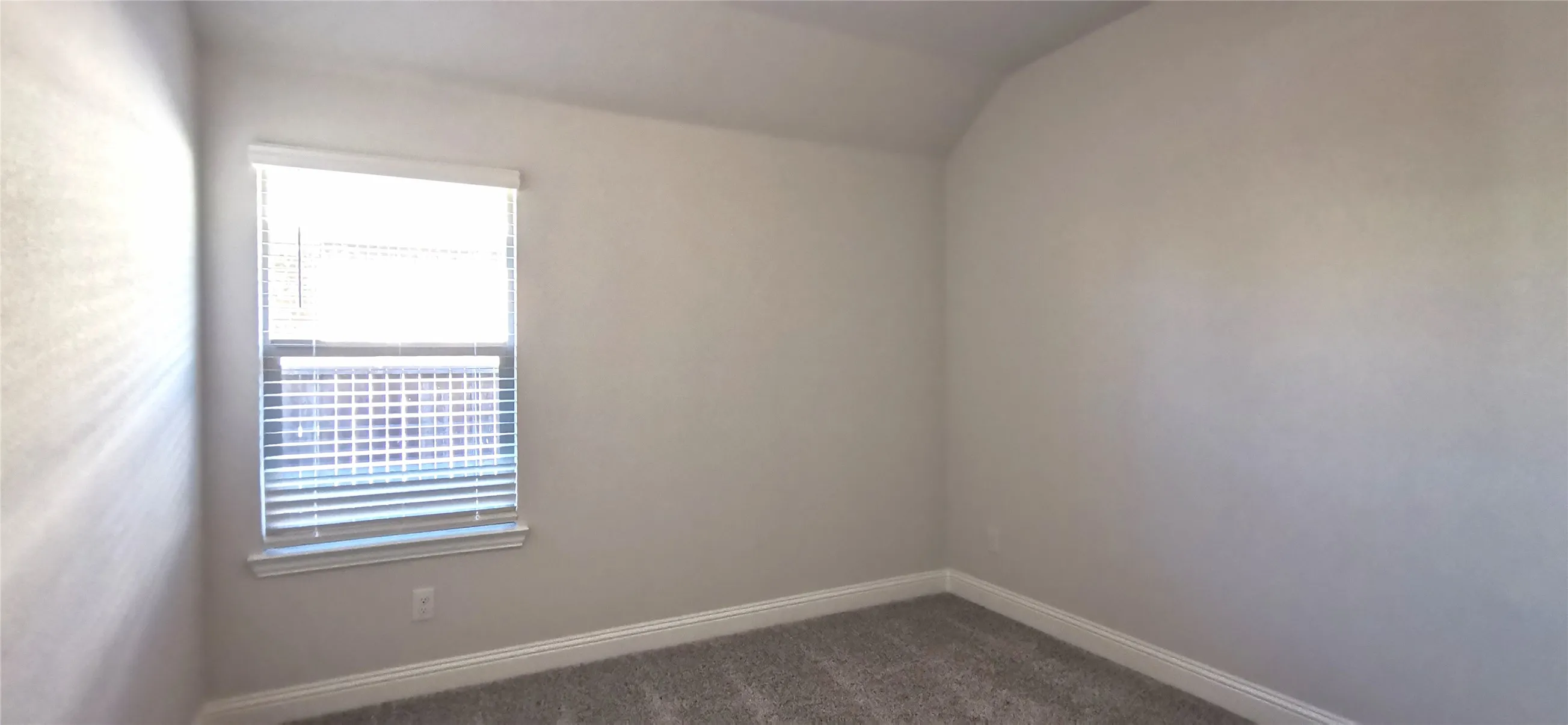 Single Family Residence For Sale in Kaufman County , 2131 Erika Lane, Forney, Texas 75126, 4 Bedroom, 2 Bathroom, 2 Garage spaces, 1,981 Sqft, built in 2021, Preowned, mls#21215296, Real Estate Agent in Forney, Homes For Sale in Kaufman county, Homes For Sale in Forney, Realtor in Forney Texas, Real Estate Brokerage Independent Realty Texas, Luminita Cordes Realtor