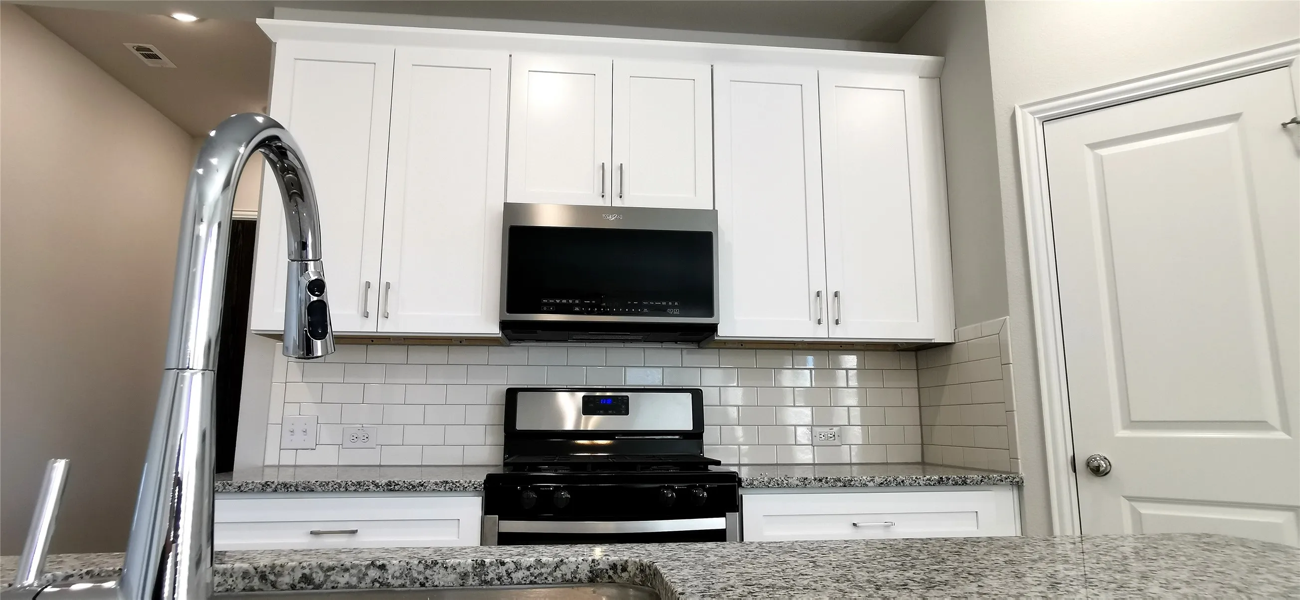 Single Family Residence For Sale in Kaufman County , 2131 Erika Lane, Forney, Texas 75126, 4 Bedroom, 2 Bathroom, 2 Garage spaces, 1,981 Sqft, built in 2021, Preowned, mls#21215296, Real Estate Agent in Forney, Homes For Sale in Kaufman county, Homes For Sale in Forney, Realtor in Forney Texas, Real Estate Brokerage Independent Realty Texas, Luminita Cordes Realtor