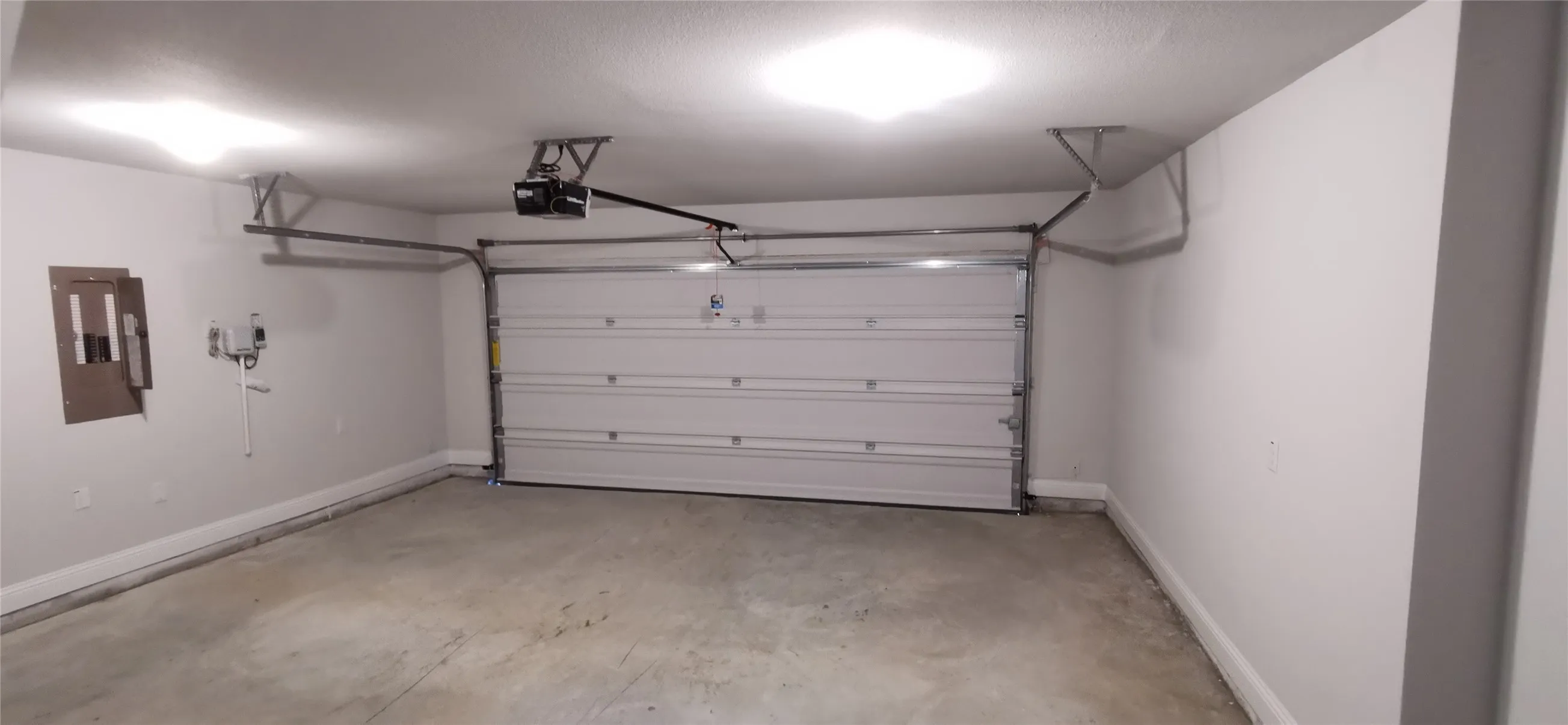 Single Family Residence For Sale in Kaufman County , 2131 Erika Lane, Forney, Texas 75126, 4 Bedroom, 2 Bathroom, 2 Garage spaces, 1,981 Sqft, built in 2021, Preowned, mls#21215296, Real Estate Agent in Forney, Homes For Sale in Kaufman county, Homes For Sale in Forney, Realtor in Forney Texas, Real Estate Brokerage Independent Realty Texas, Luminita Cordes Realtor